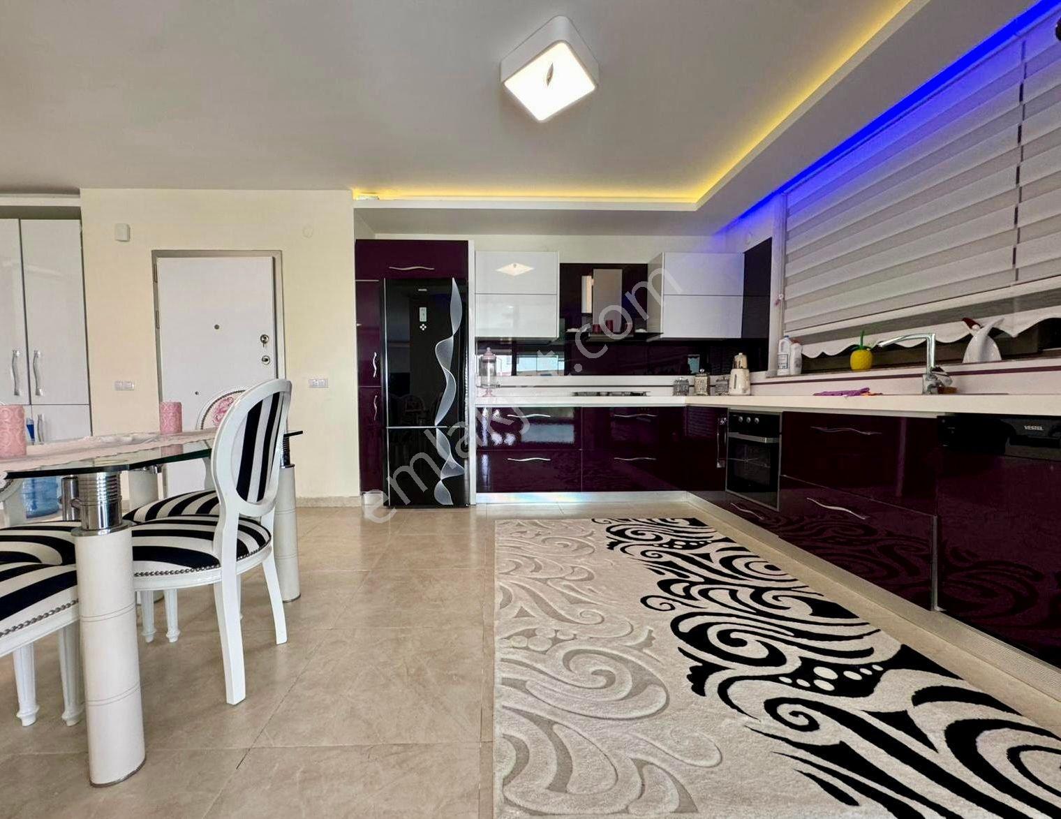 Kuşadası Karaova’da Havuzlu Sitede Tek Müstakil Bakımlı Villa - Görsel 15