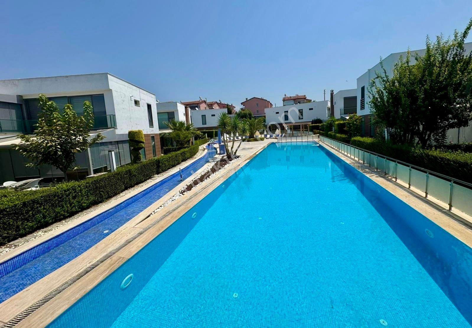 Kuşadası Karaova’da Havuzlu Sitede Tek Müstakil Bakımlı Villa - Görsel 6