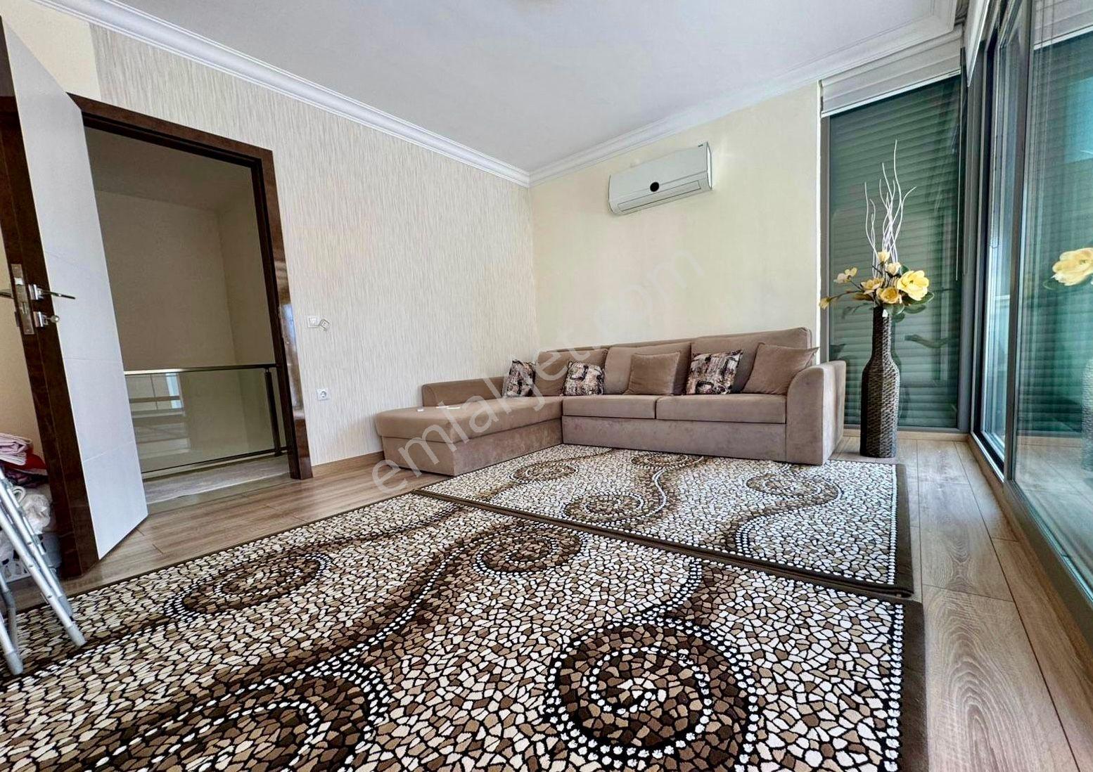 Kuşadası Karaova’da Havuzlu Sitede Tek Müstakil Bakımlı Villa - Görsel 13