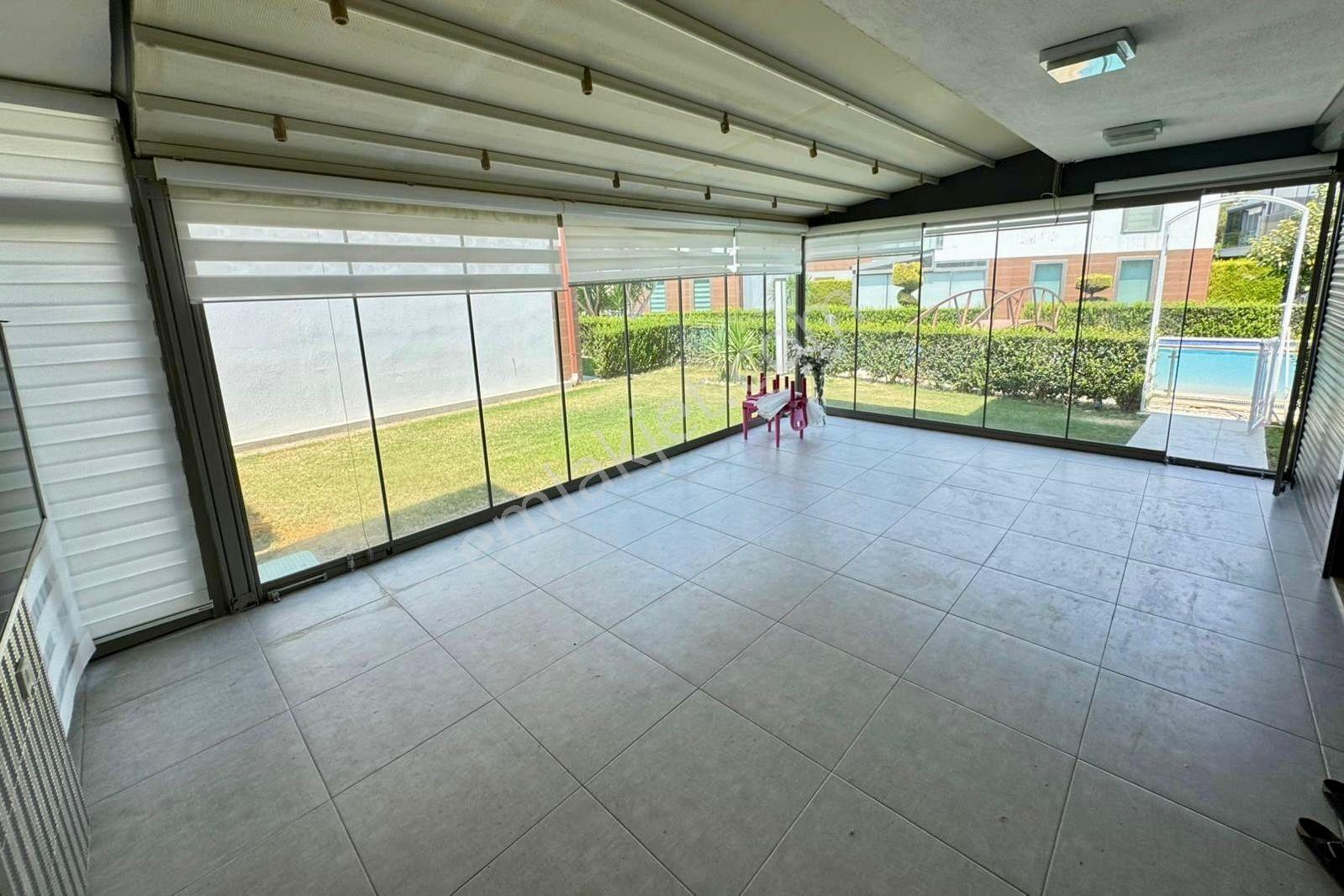 Kuşadası Karaova’da Havuzlu Sitede Tek Müstakil Bakımlı Villa - Görsel 16