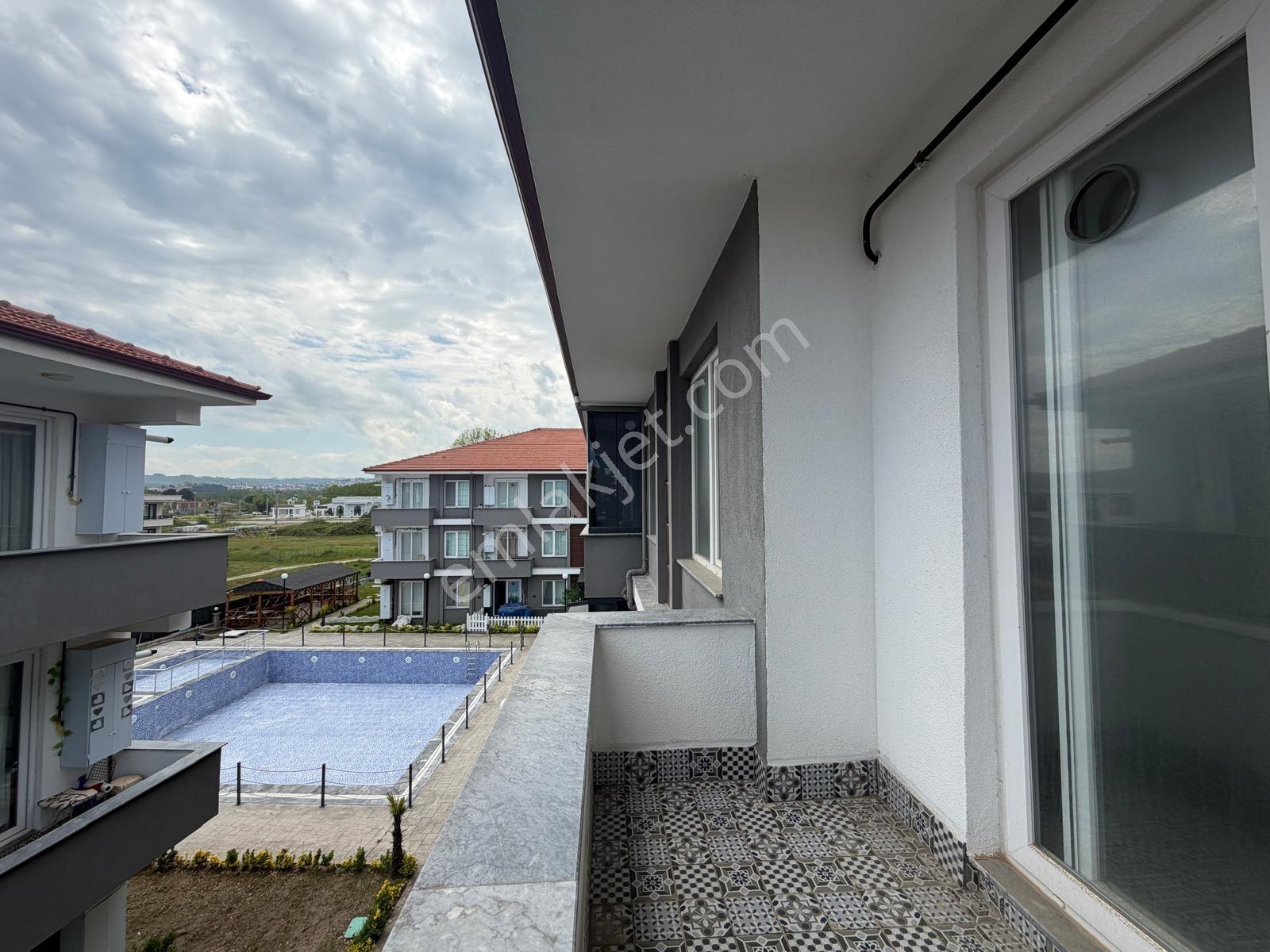 Havuzlu Sitede Kat Mülkiyetli 1+1 Satılık Muhteşem Daire - Görsel 19