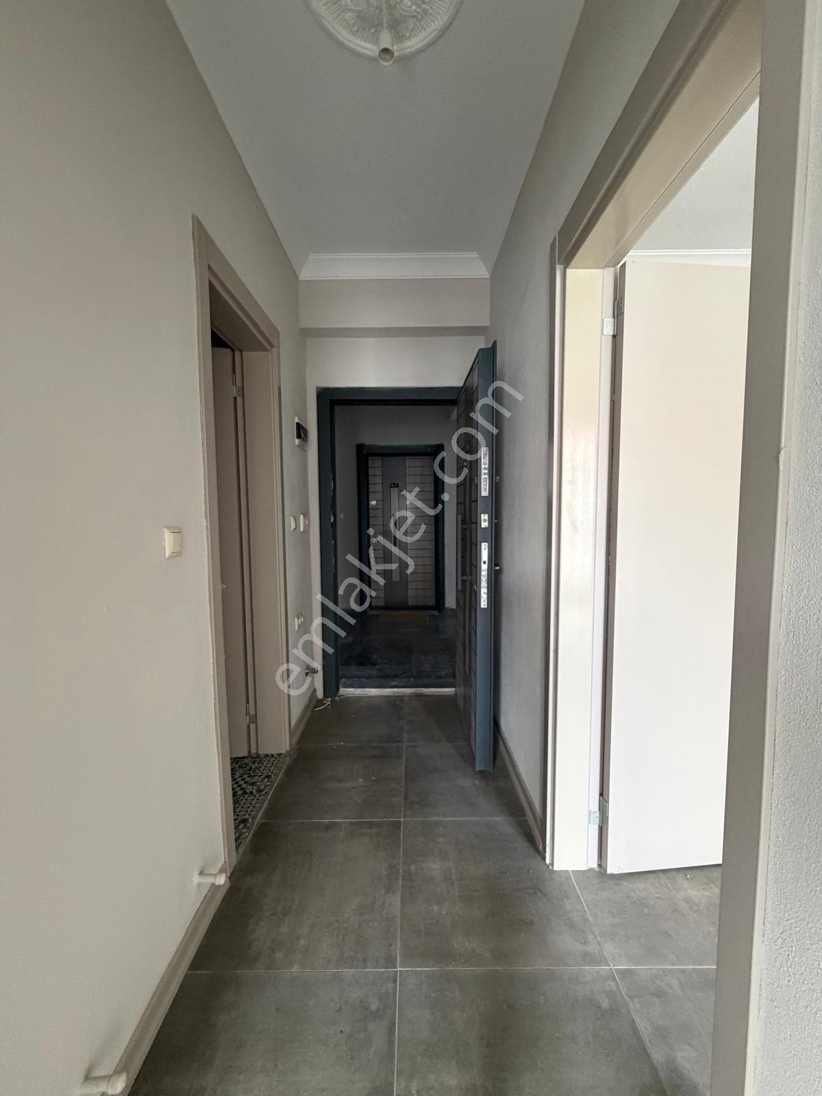 Havuzlu Sitede Kat Mülkiyetli 1+1 Satılık Muhteşem Daire - Görsel 6