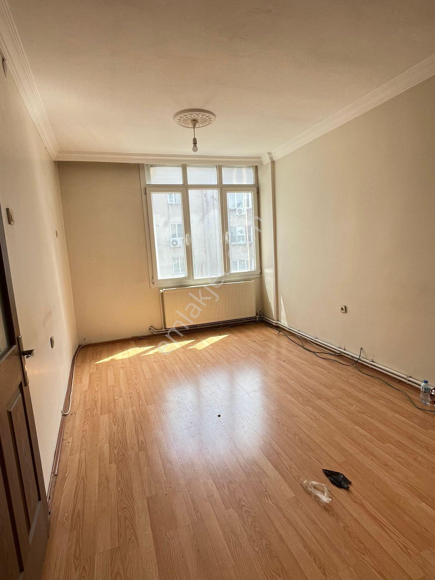 Acil Buca Şirinyer Caddesi Üstünde 3+1 110 M2 Arakat Satılık Daire