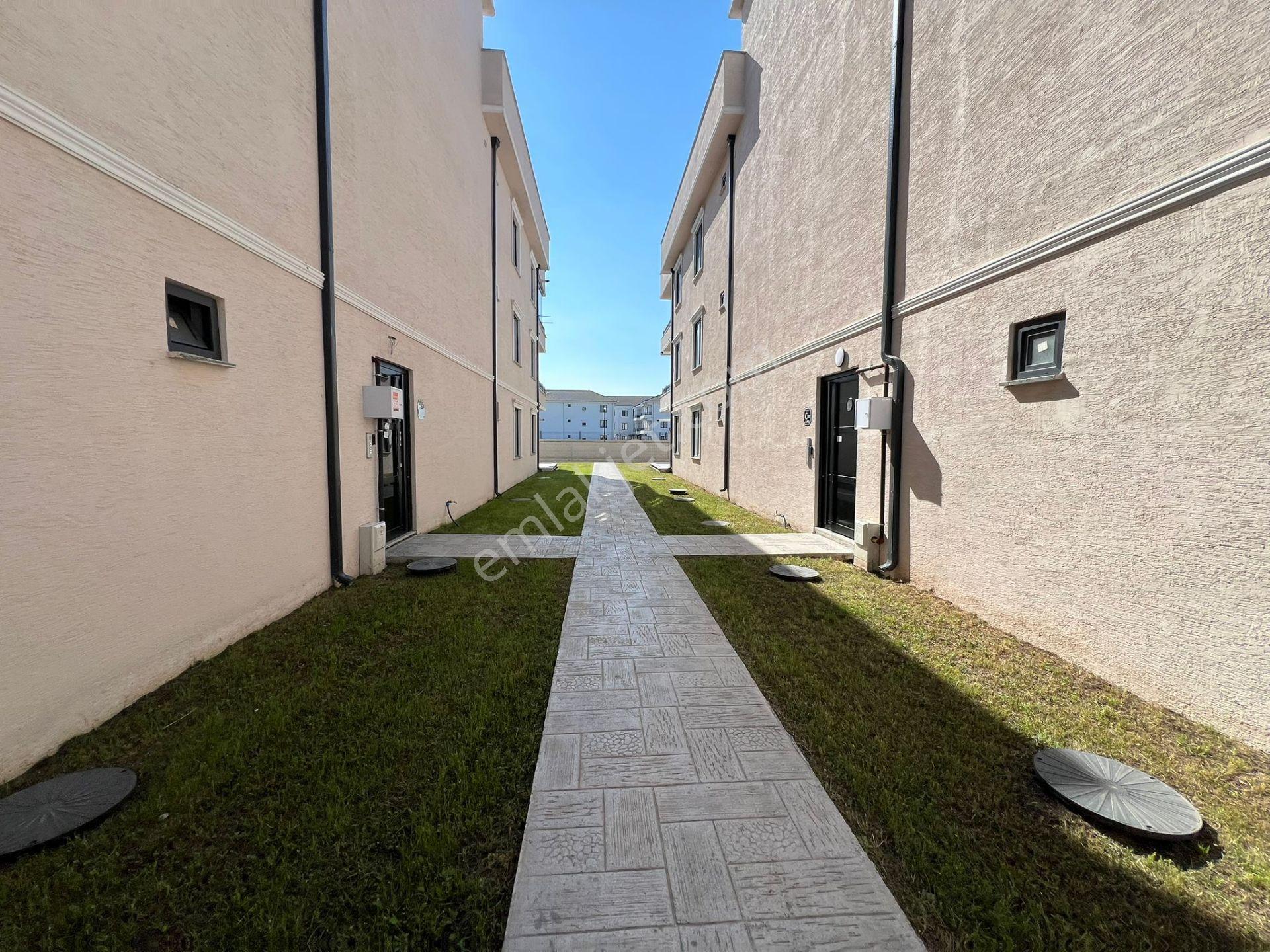 Karasu Çiğdem Emlak İle Satılık Havuzlu Lüks Sitede Sıfır Daire - Görsel 9
