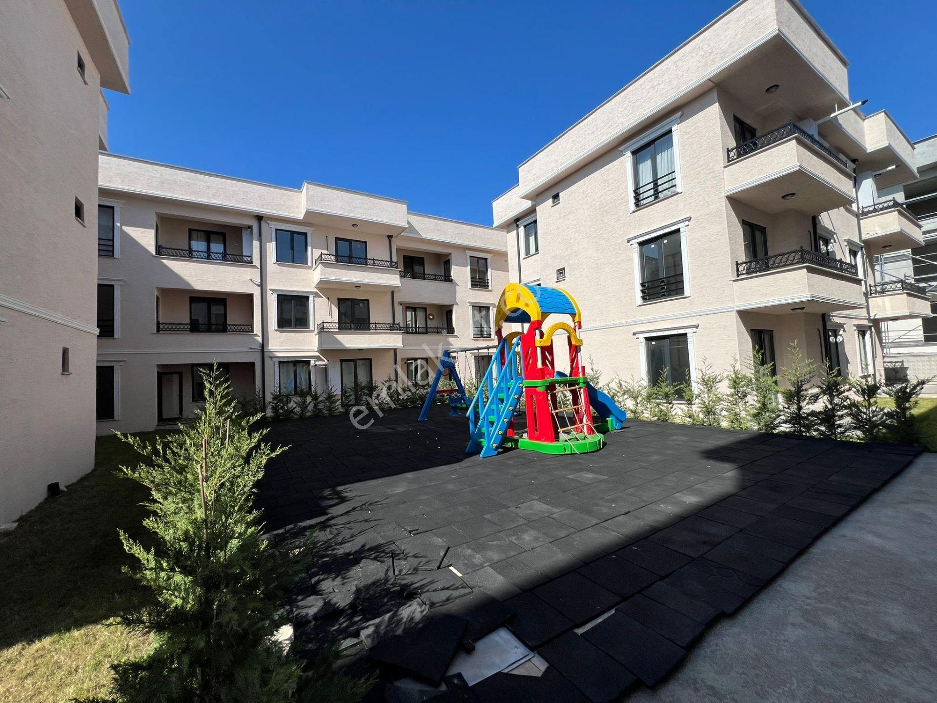 Karasu Çiğdem Emlak İle Satılık Havuzlu Lüks Sitede Sıfır Daire - Görsel 5