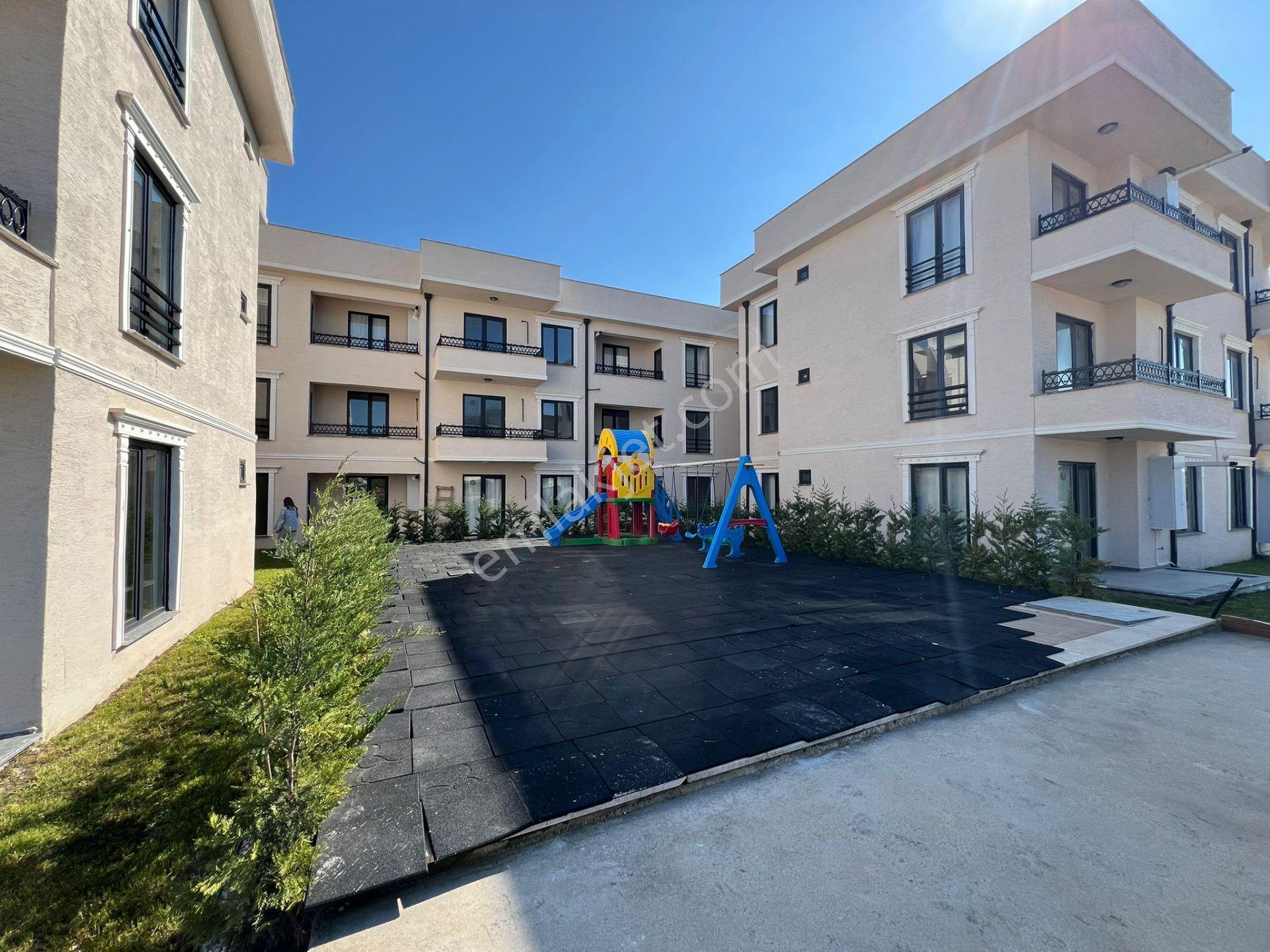 Karasu Çiğdem Emlak İle Satılık Havuzlu Lüks Sitede Sıfır Daire - Görsel 3