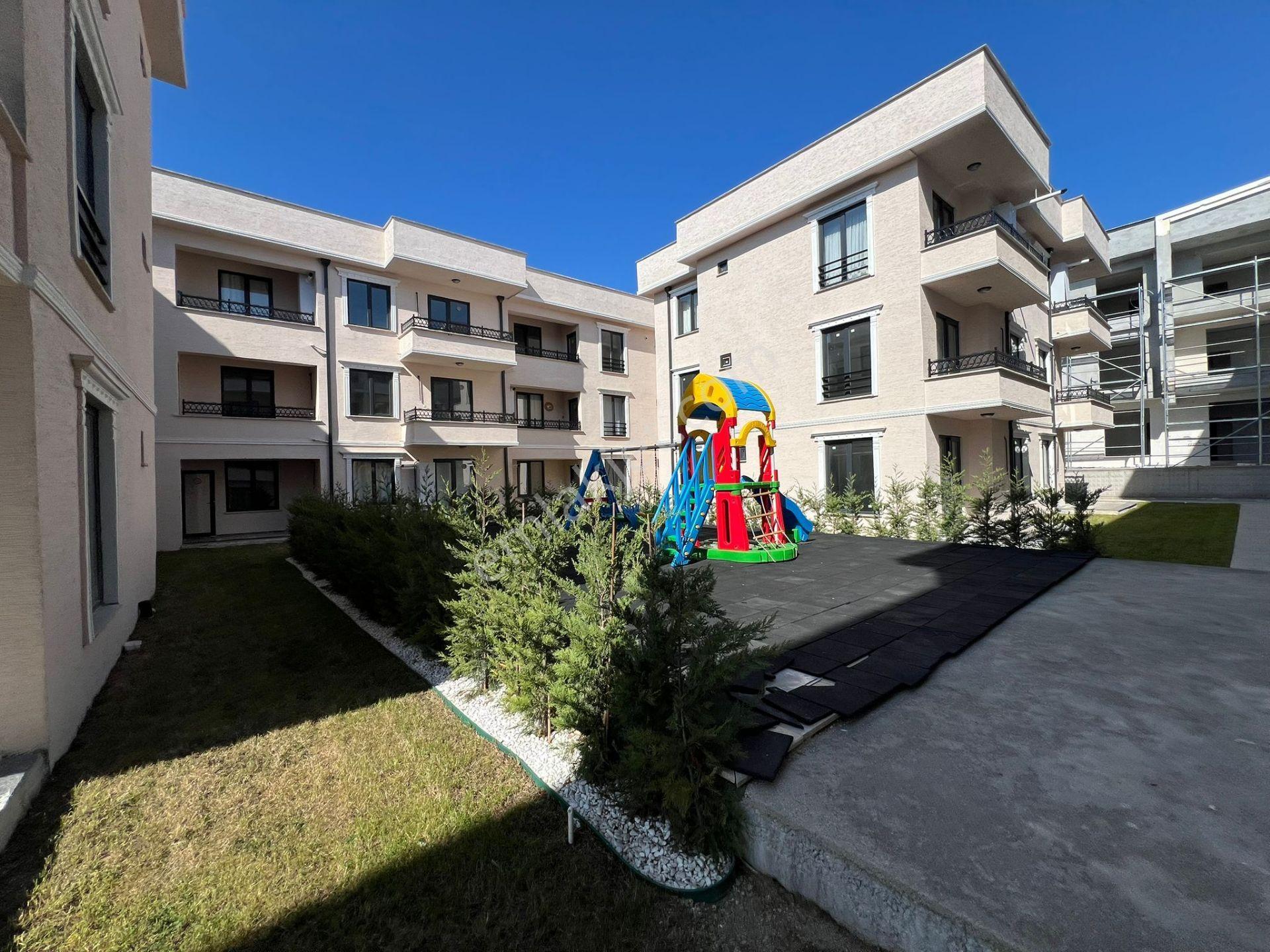 Karasu Çiğdem Emlak İle Satılık Havuzlu Lüks Sitede Sıfır Daire - Görsel 4