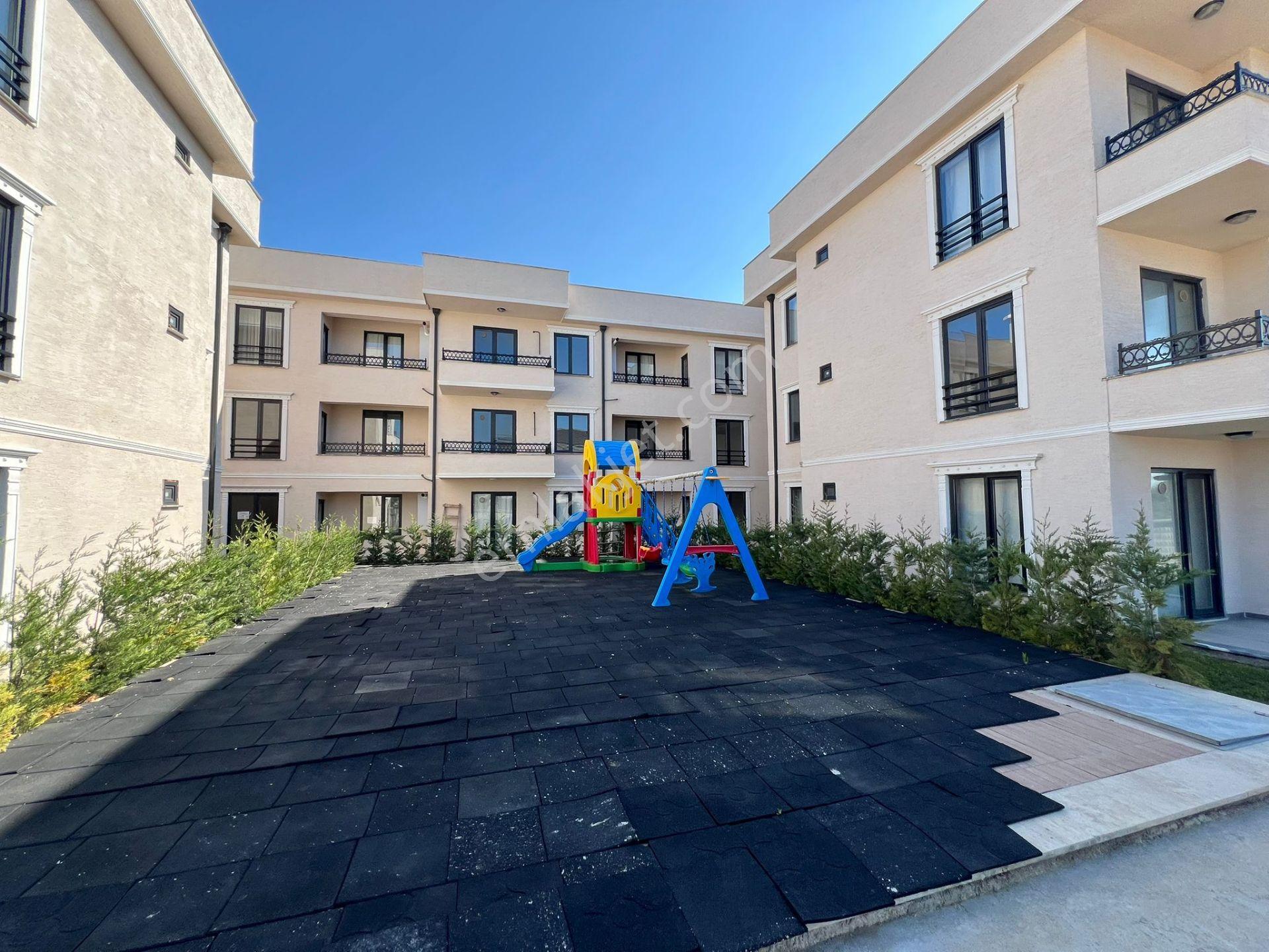 Karasu Çiğdem Emlak İle Satılık Havuzlu Lüks Sitede Sıfır Daire - Görsel 2