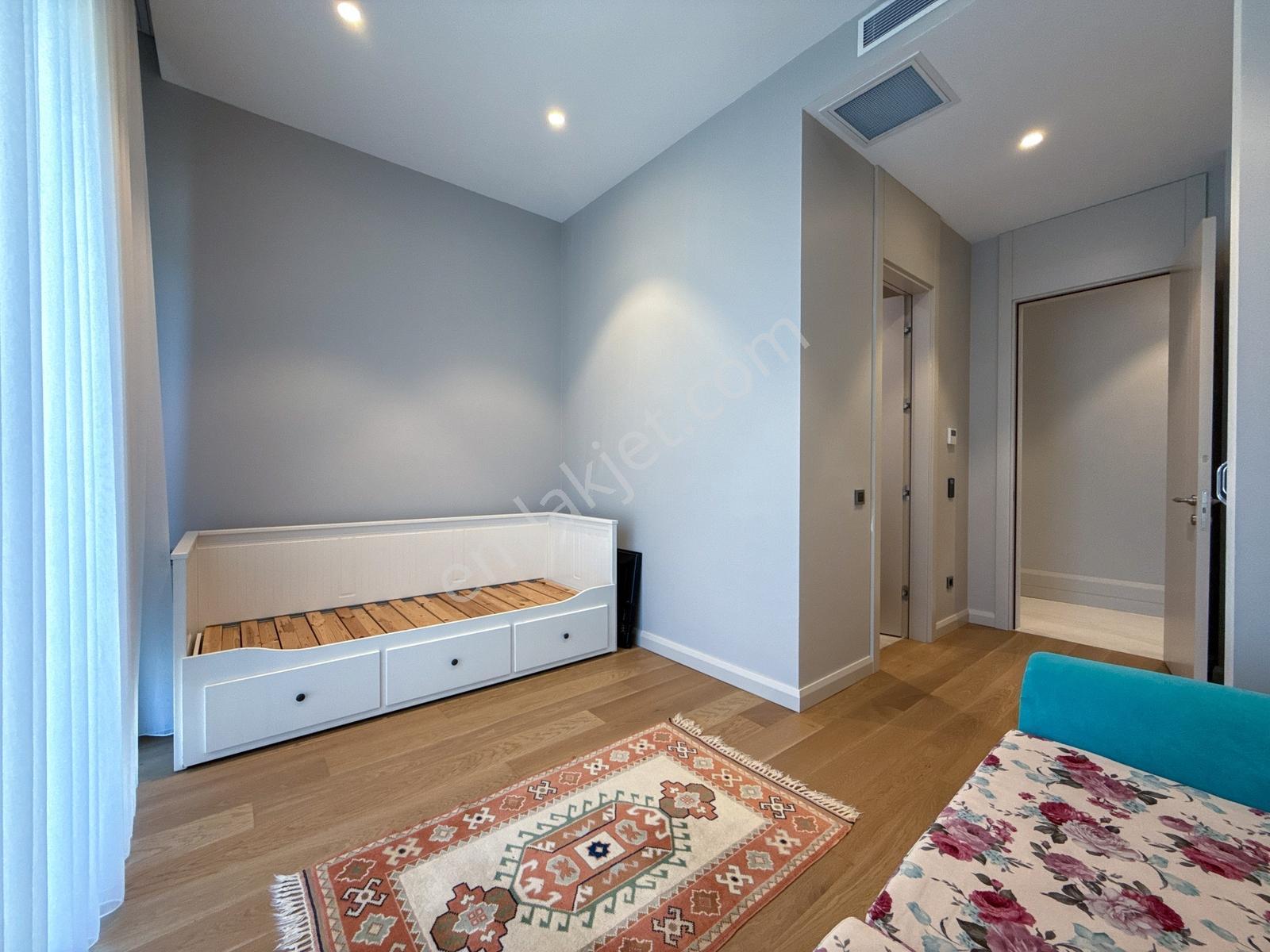 Manzara Vadi 'de Havuzlu Modern Tek Katlı 6+1 Villa - Görsel 9