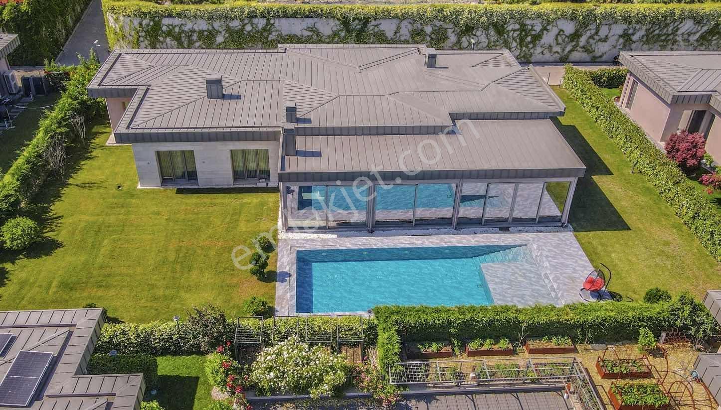 Manzara Vadi 'de Havuzlu Modern Tek Katlı 6+1 Villa - Görsel 35