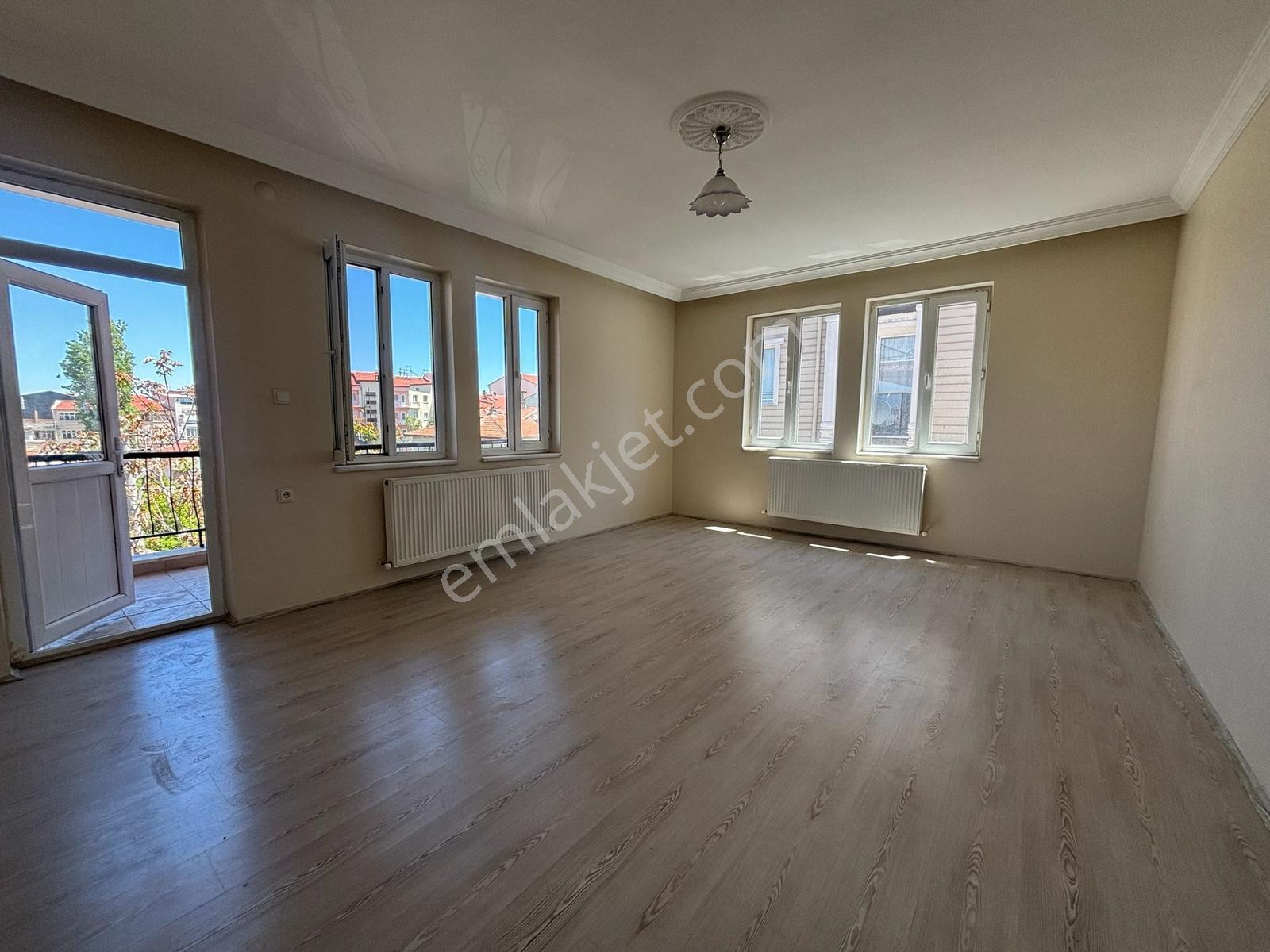 Yaman'dan Bolvadin Yenice Mah. 3+1 Kiralık Daire - Görsel 3