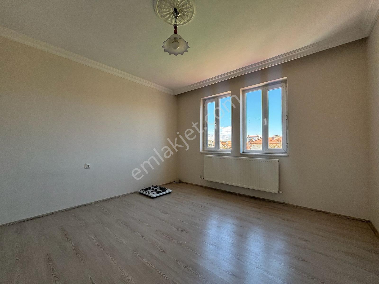 Yaman'dan Bolvadin Yenice Mah. 3+1 Kiralık Daire - Görsel 7