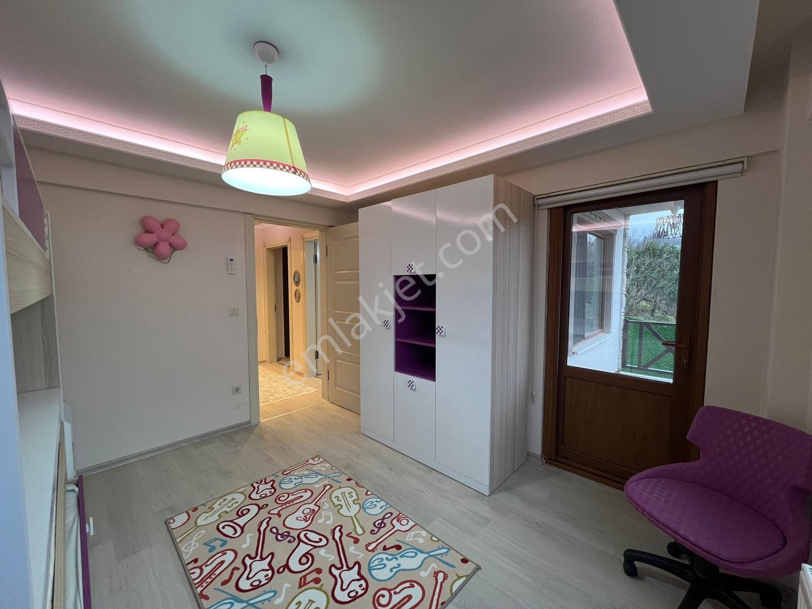 Sapanca Kurtköy Dibektaş Mahallesinde Göl Manzaralı Villa - Görsel 35