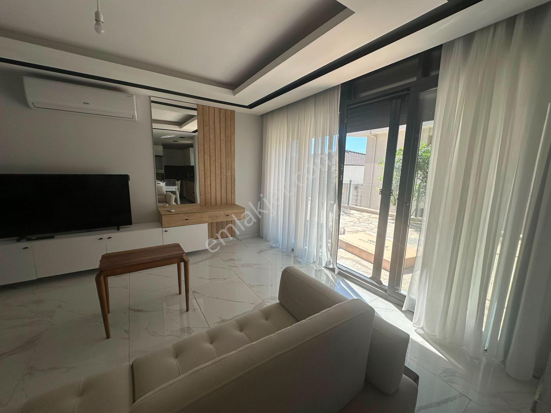 Deniz Manzaralı Eşyalı Tripleks Özel Havuzlu Villa - Görsel 7