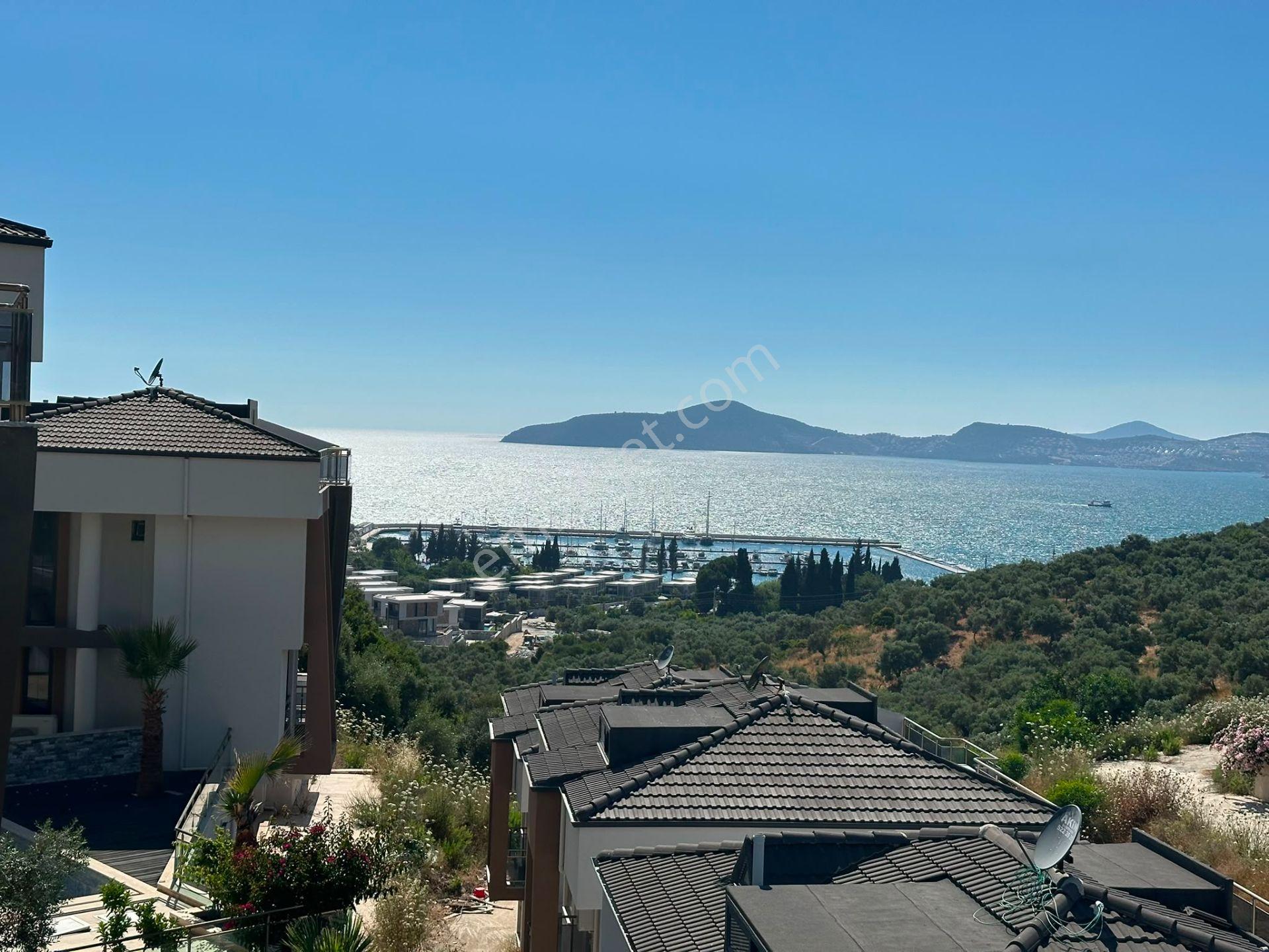 Deniz Manzaralı Eşyalı Tripleks Özel Havuzlu Villa - Görsel 8