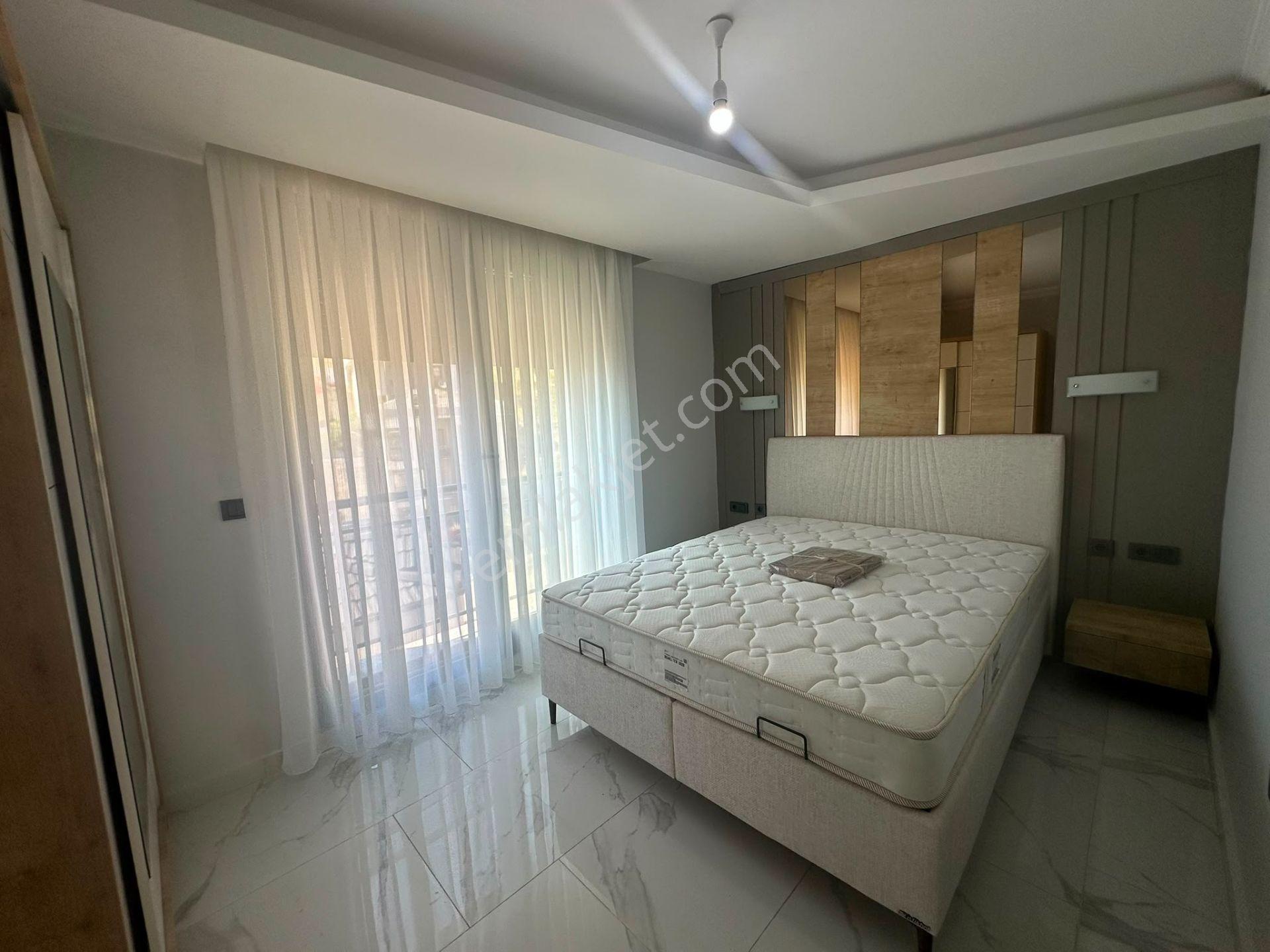 Deniz Manzaralı Eşyalı Tripleks Özel Havuzlu Villa - Görsel 29