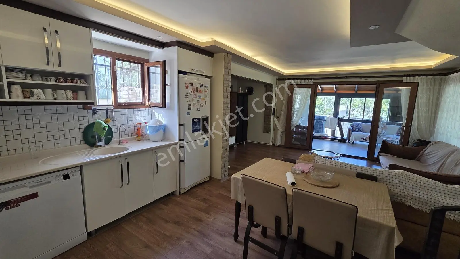 Satılık Karaova Mah Özel Havuzlu Dubleks+villa İmarlı Arsa