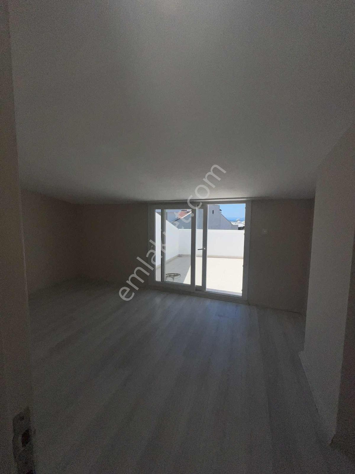 Kuşadası Davutlarda Full Deniz Şehir Manzaralı 3+1 Çatı Dubleks - Görsel 17