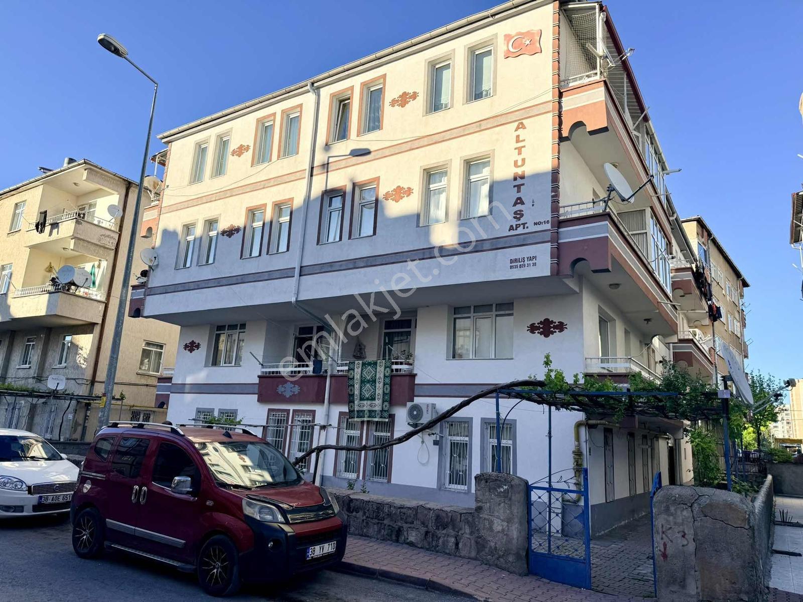 Mevlana Mah.şehir Merkezine 5 Km Mesafede 2+1 Satılık Daire !!!