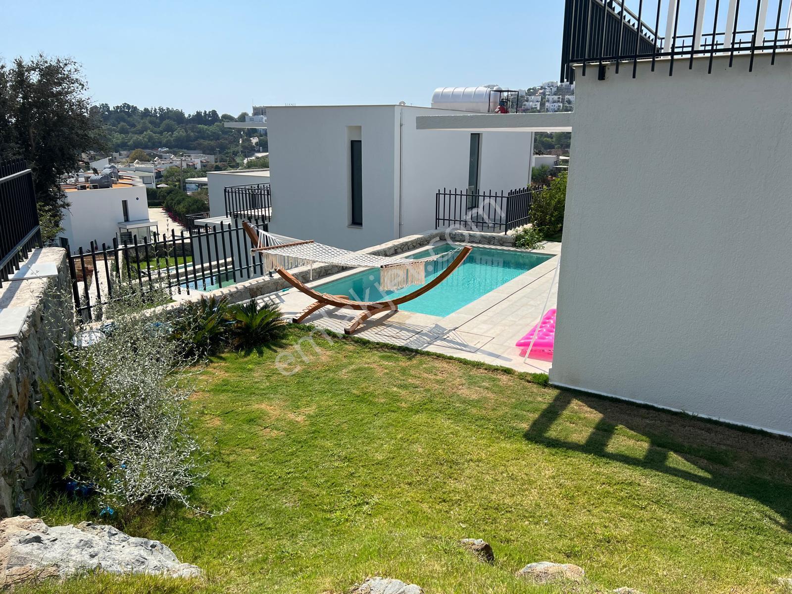 Bodrum Gümüşlük Peksimet Te Satılık 5+1 Havuzlu Bahçeli Villa