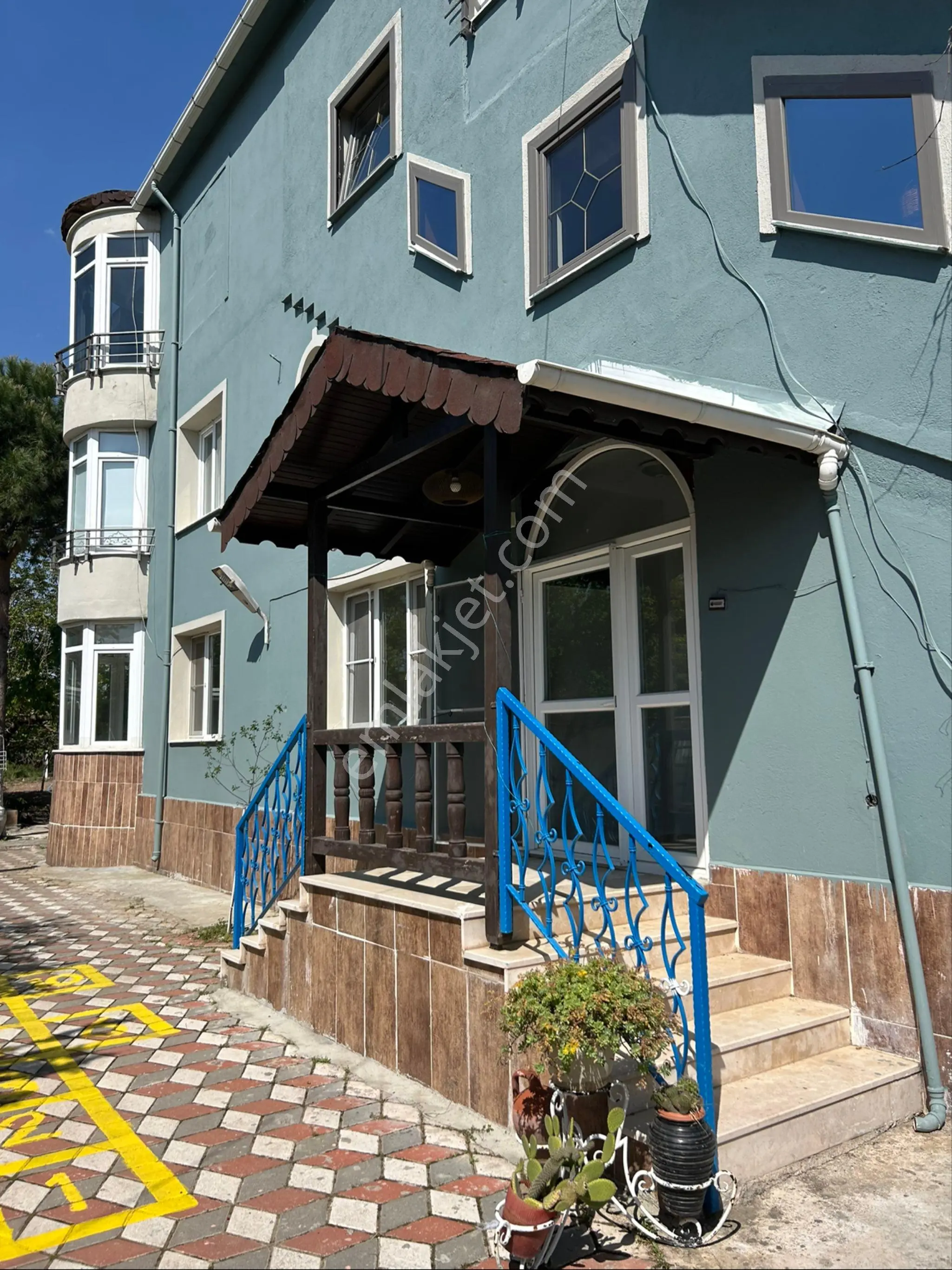 Sahibinden Akhisar Medar Kiralık 3+1 Kaloriferli Bahçeli Daire