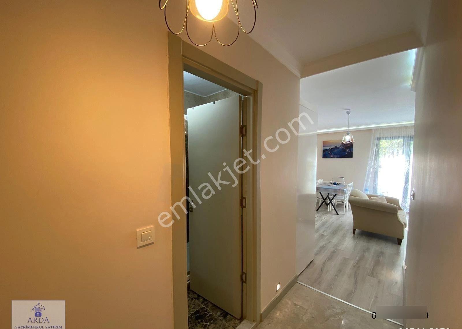 Çeşme'de Satılık Çarşı Marina Yakını Butik Sitede Otoparklı 1+1 Bahçeli Daire - Görsel 28