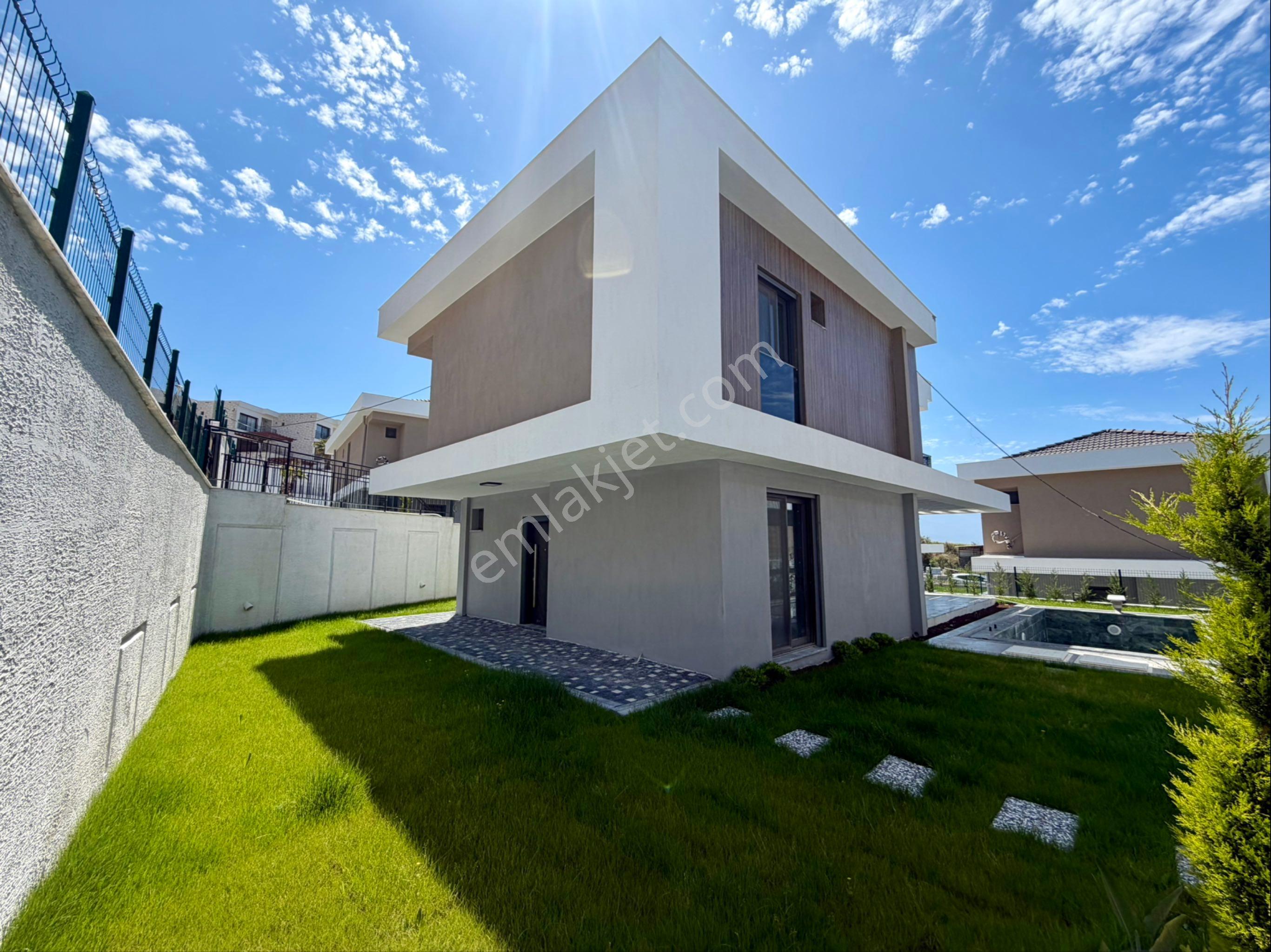 Özel Havuzlu Tek Müstakil Fırsat Villa - Görsel 2