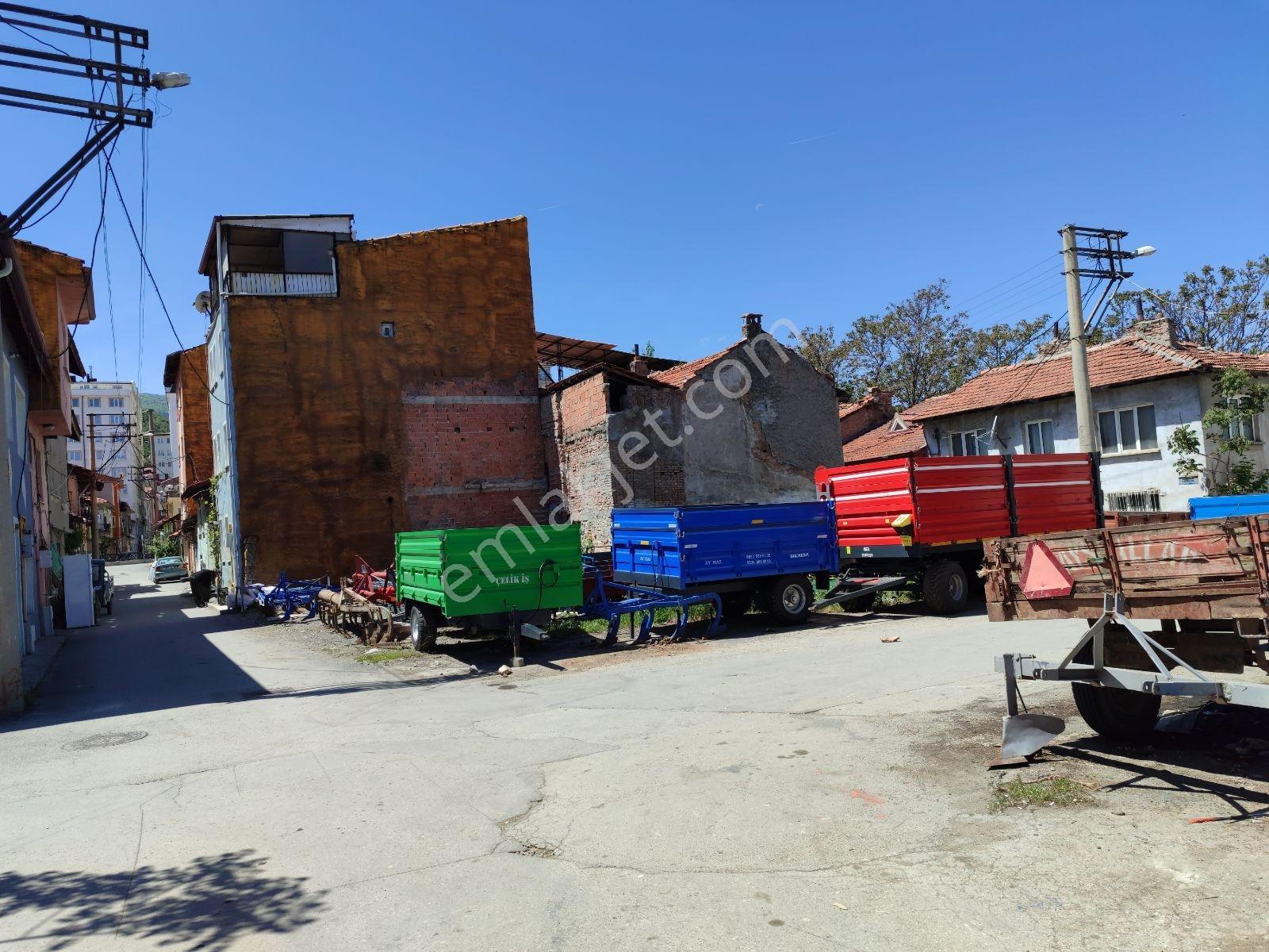 Asel'den Yukarı Sanayi Girişi 180 M2 Tamamı İnşaat Alanı Arsa