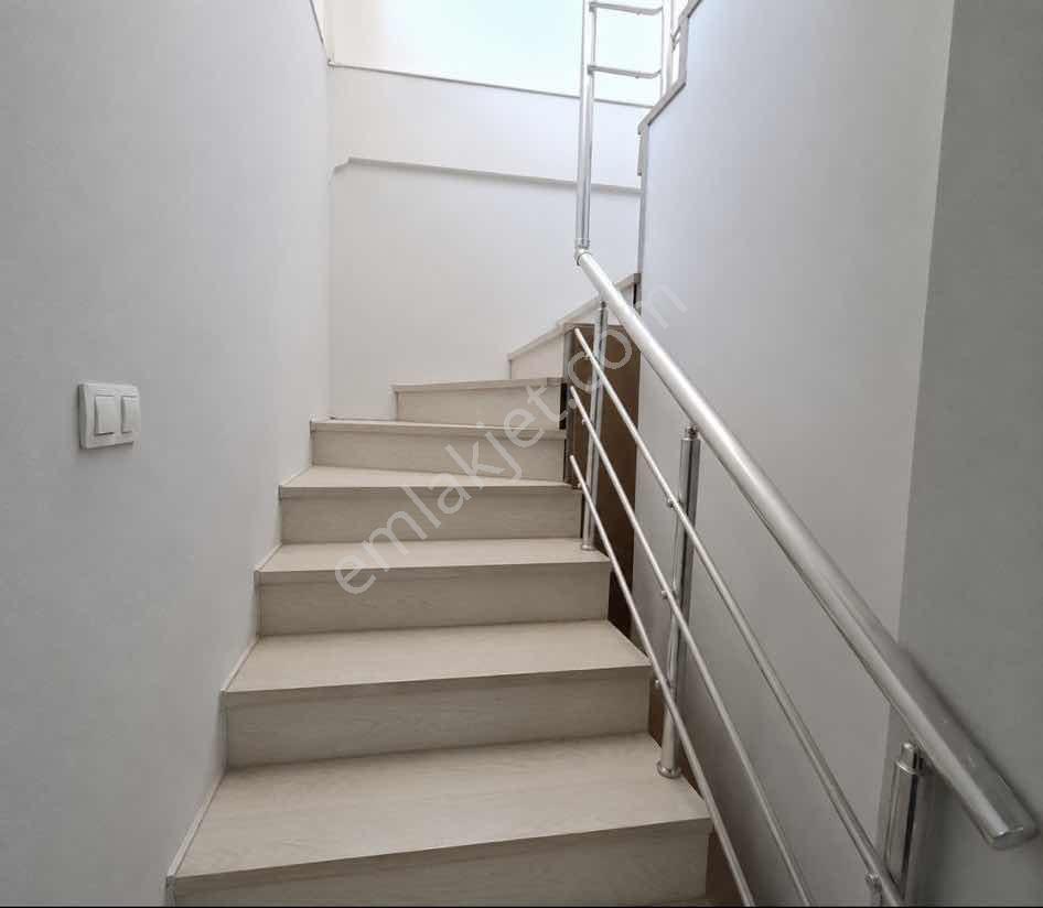 Burhaniye Merkezde Satılık Dubleks Daire - Görsel 3
