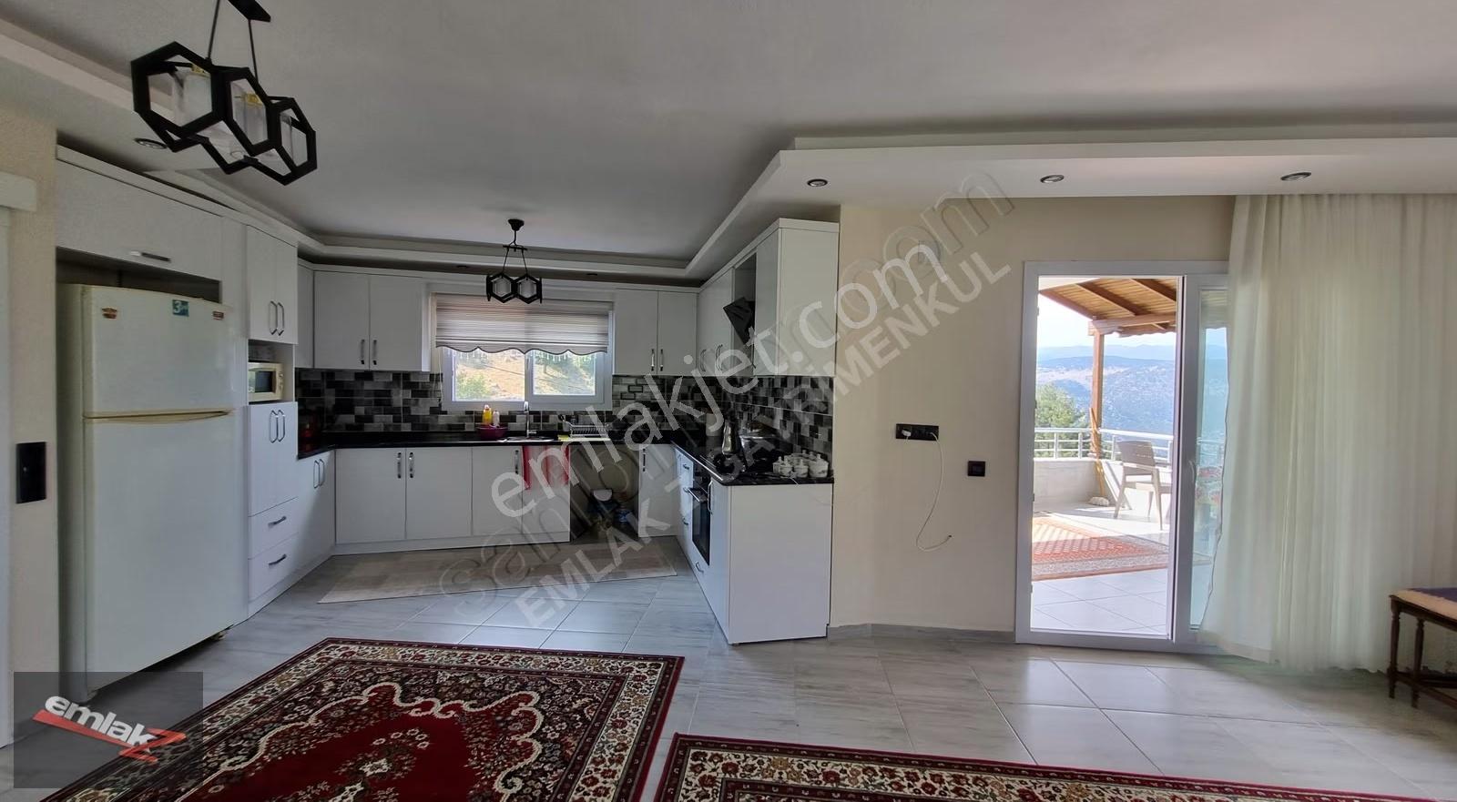 Ayvagediği'nde Merkezi Konumda, Manzaralı Tripleks Satılık Villa - Görsel 7