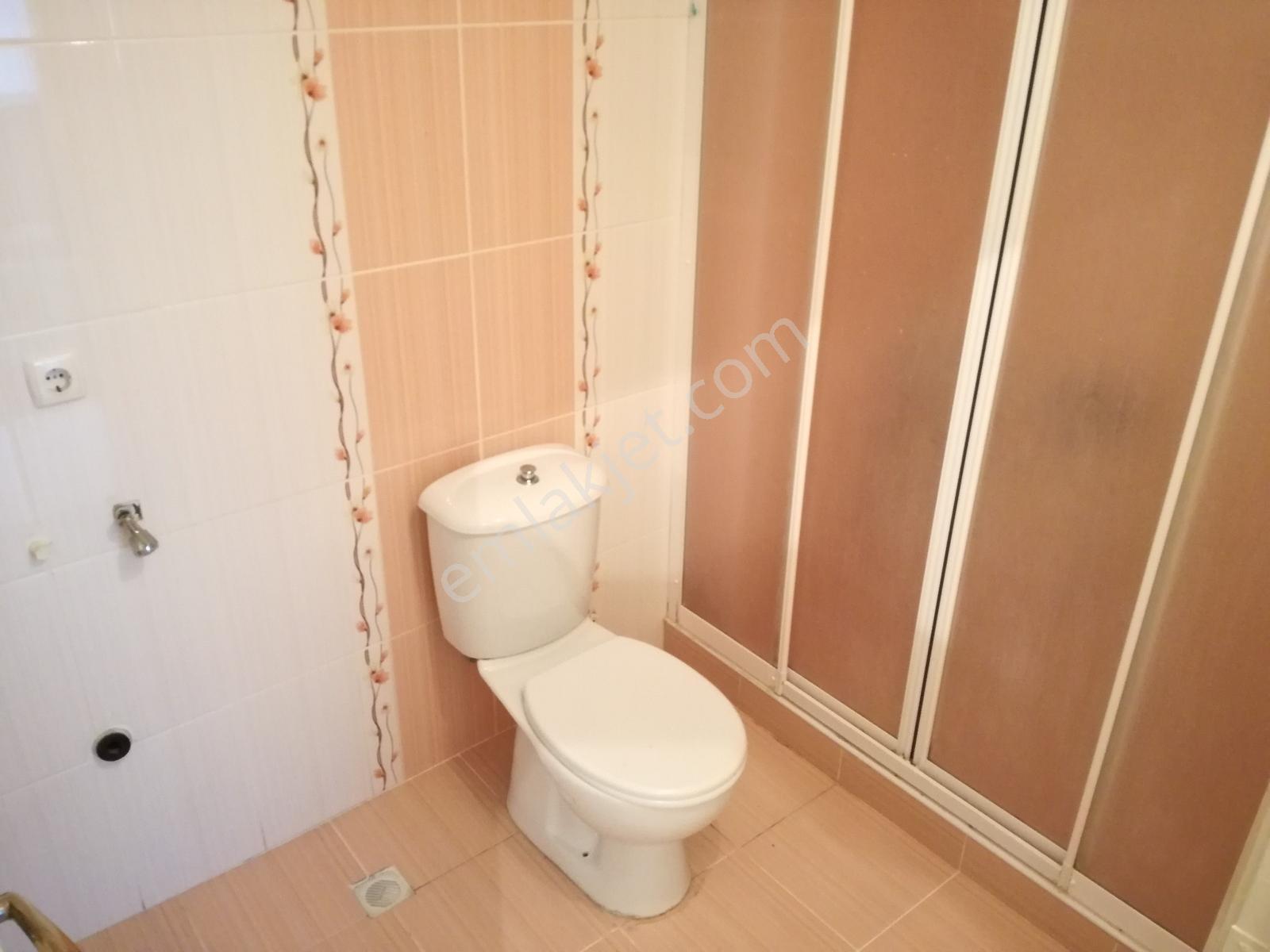 Maltepe Zümrütevlerde Palmiye Sitesi İçerisinde 3+1 Temiz 3. Kat - Görsel 12