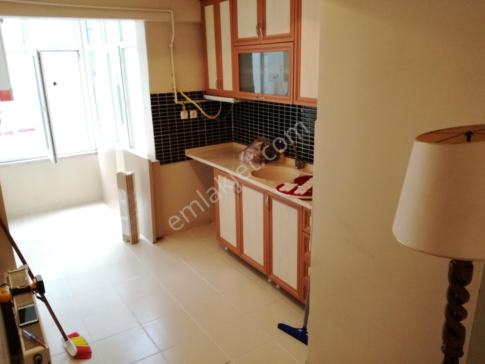 Maltepe Zümrütevlerde Palmiye Sitesi İçerisinde 3+1 Temiz 3. Kat - Görsel 18