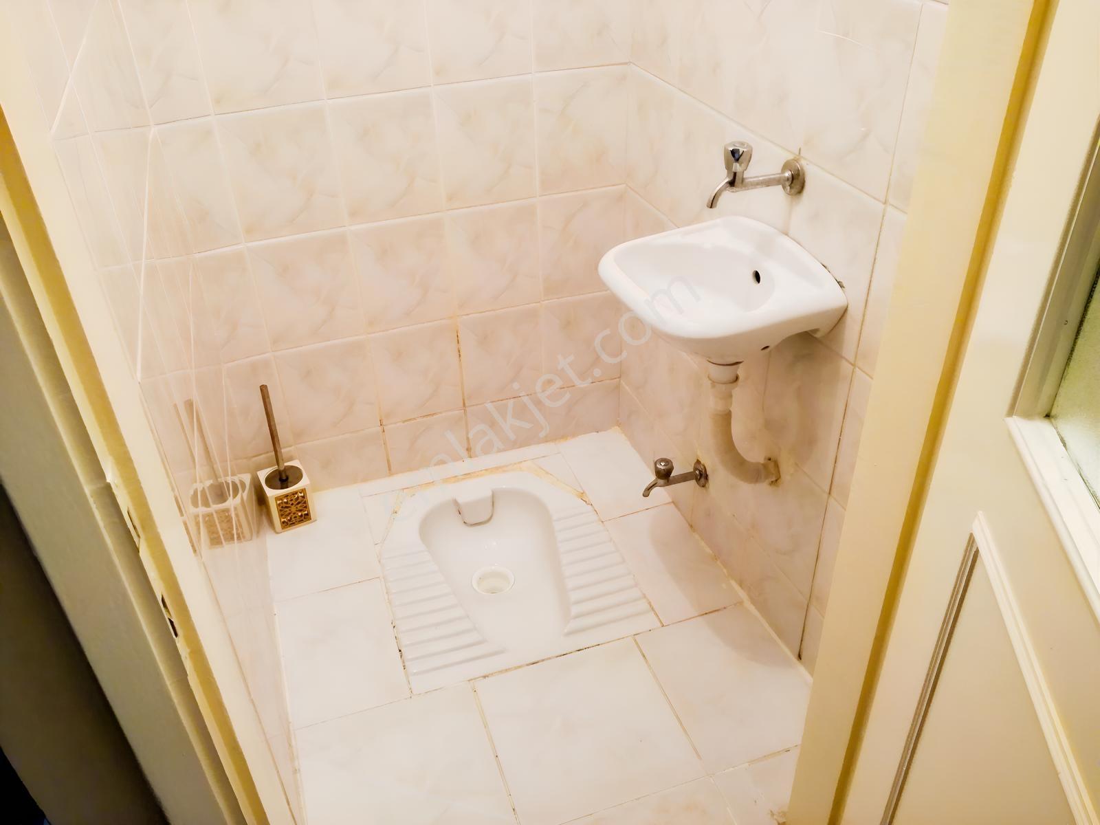 Maltepe Zümrütevlerde Palmiye Sitesi İçerisinde 3+1 Temiz 3. Kat - Görsel 15