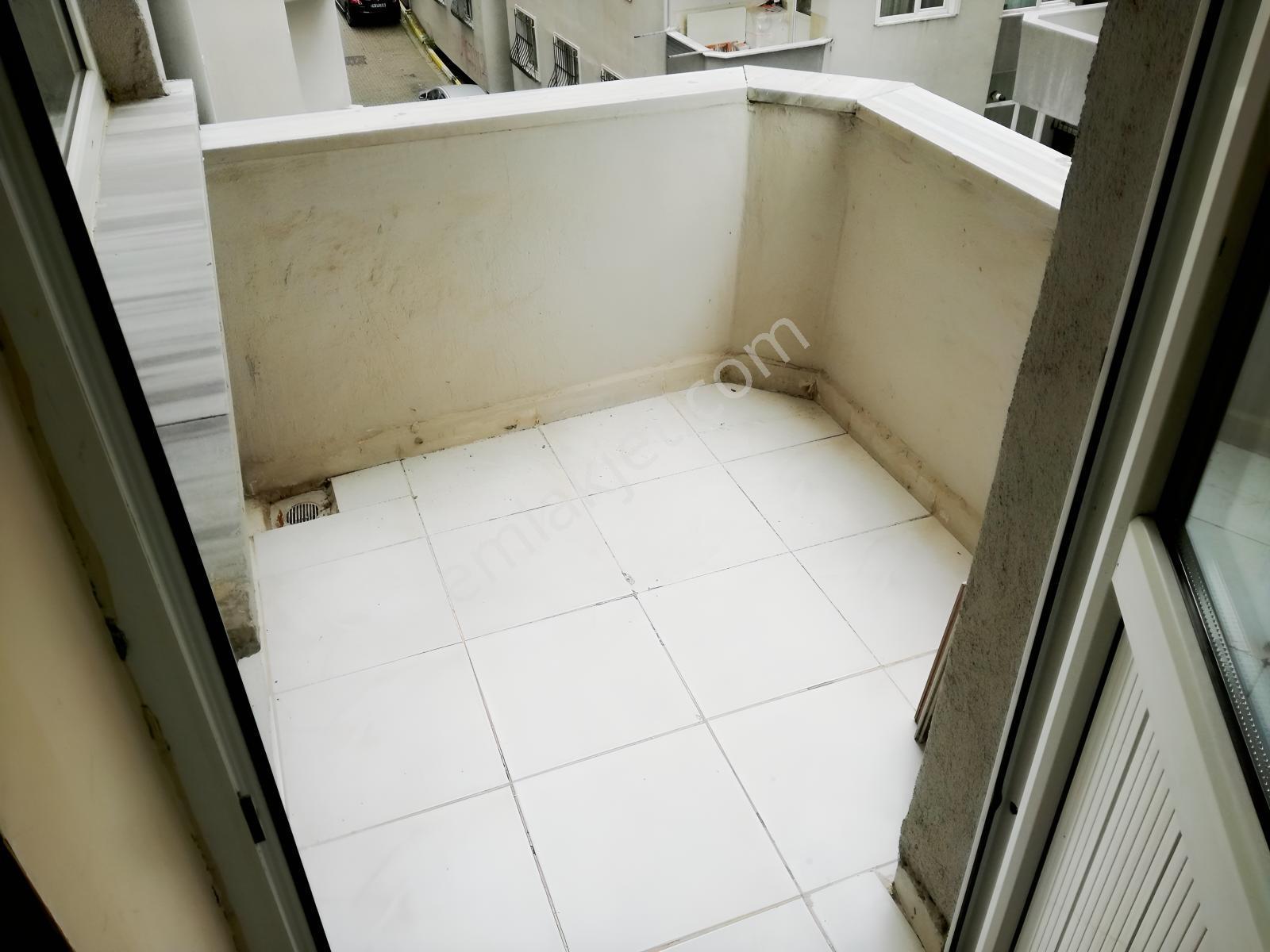 Maltepe Zümrütevlerde Palmiye Sitesi İçerisinde 3+1 Temiz 3. Kat - Görsel 8