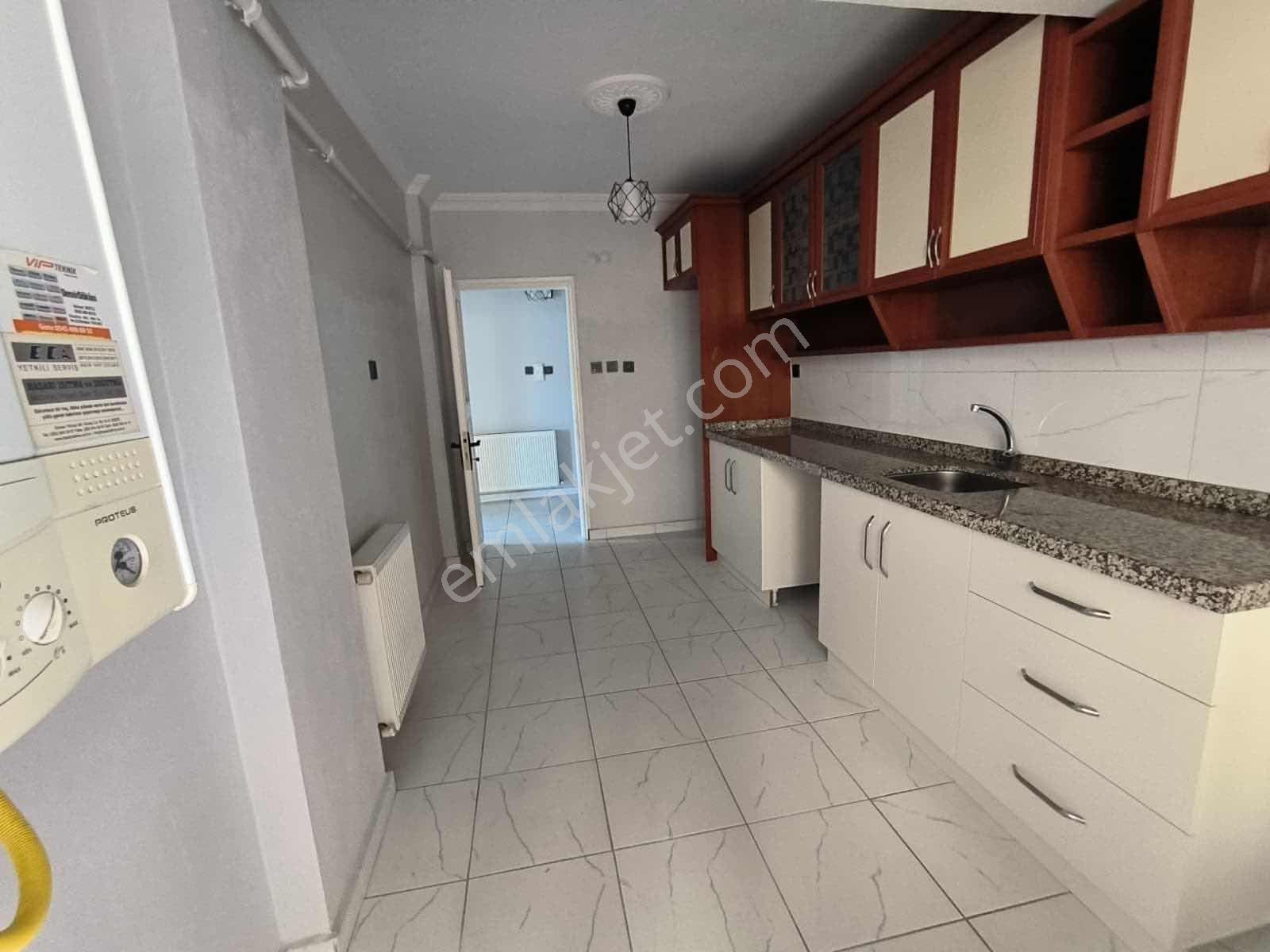 Marmaraya Yürüme Mesafesinde Kiralık Geniş 2+1 Ara Kat Balkonlu - Görsel 9