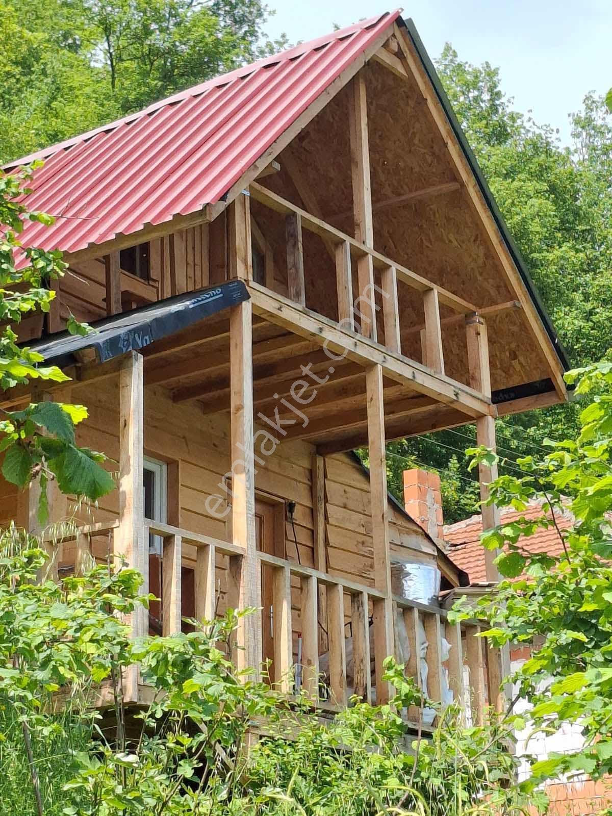 Köy İçi İmarlı / 24 M2 Ahsap Ev / Satılık