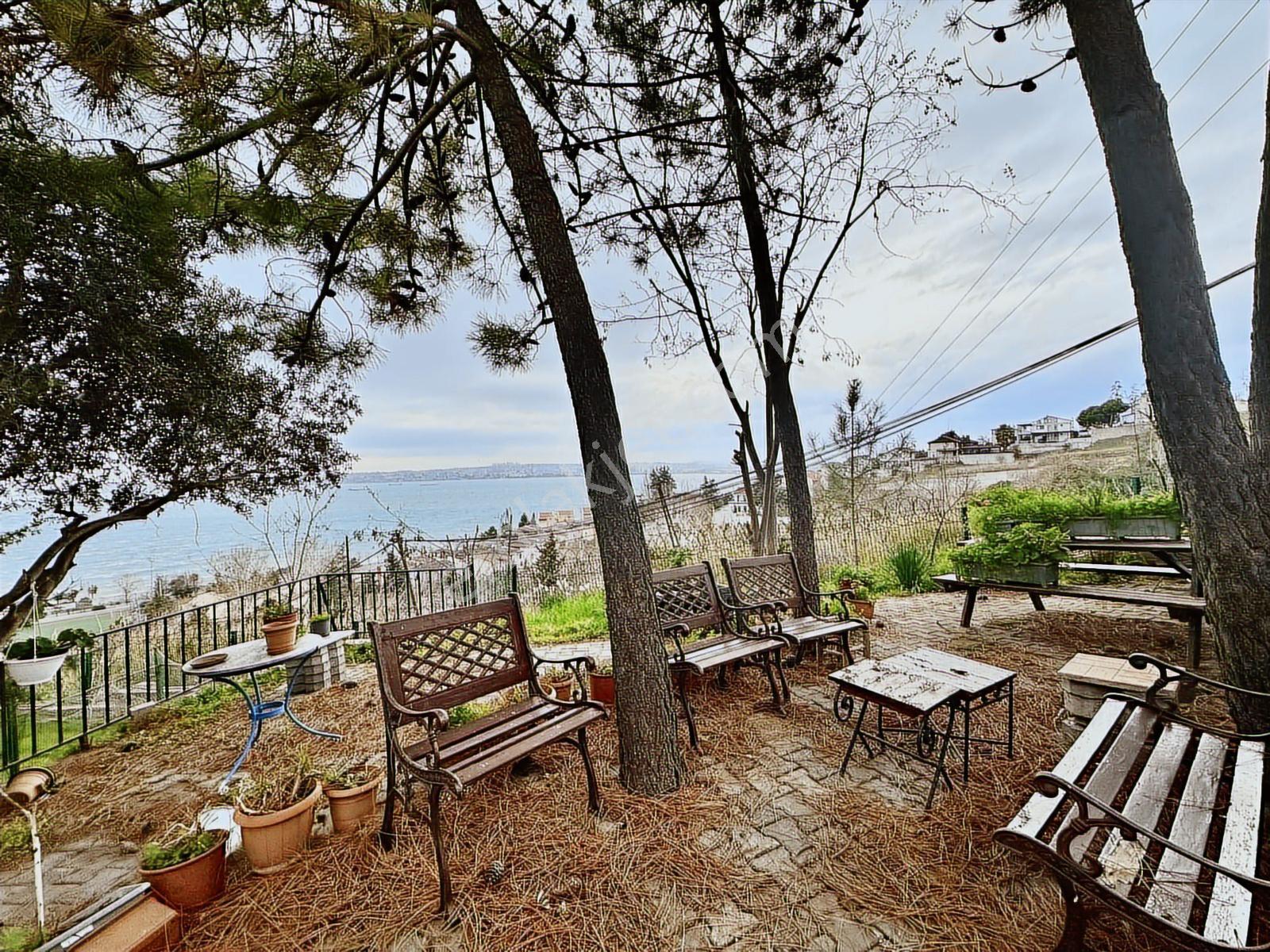Beylikdüzü Sahilde Site İçi Havuzlu Her Kattan Deniz Man. Villa - Görsel 21