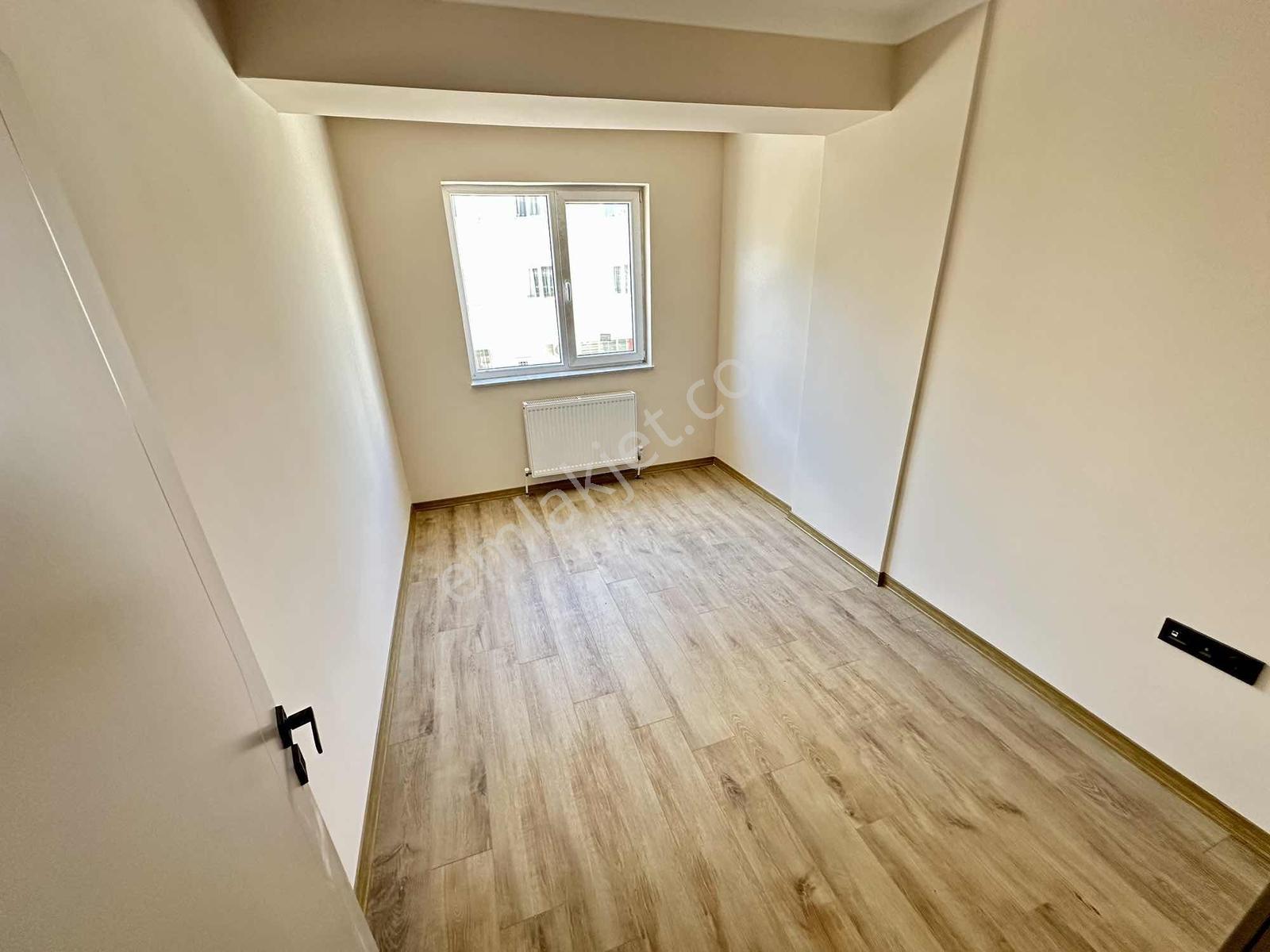 Ulukan'dn Cadde Üzerinde Geniş Oturuma Hazır Sıfır 2+1 Daire !!! - Görsel 24