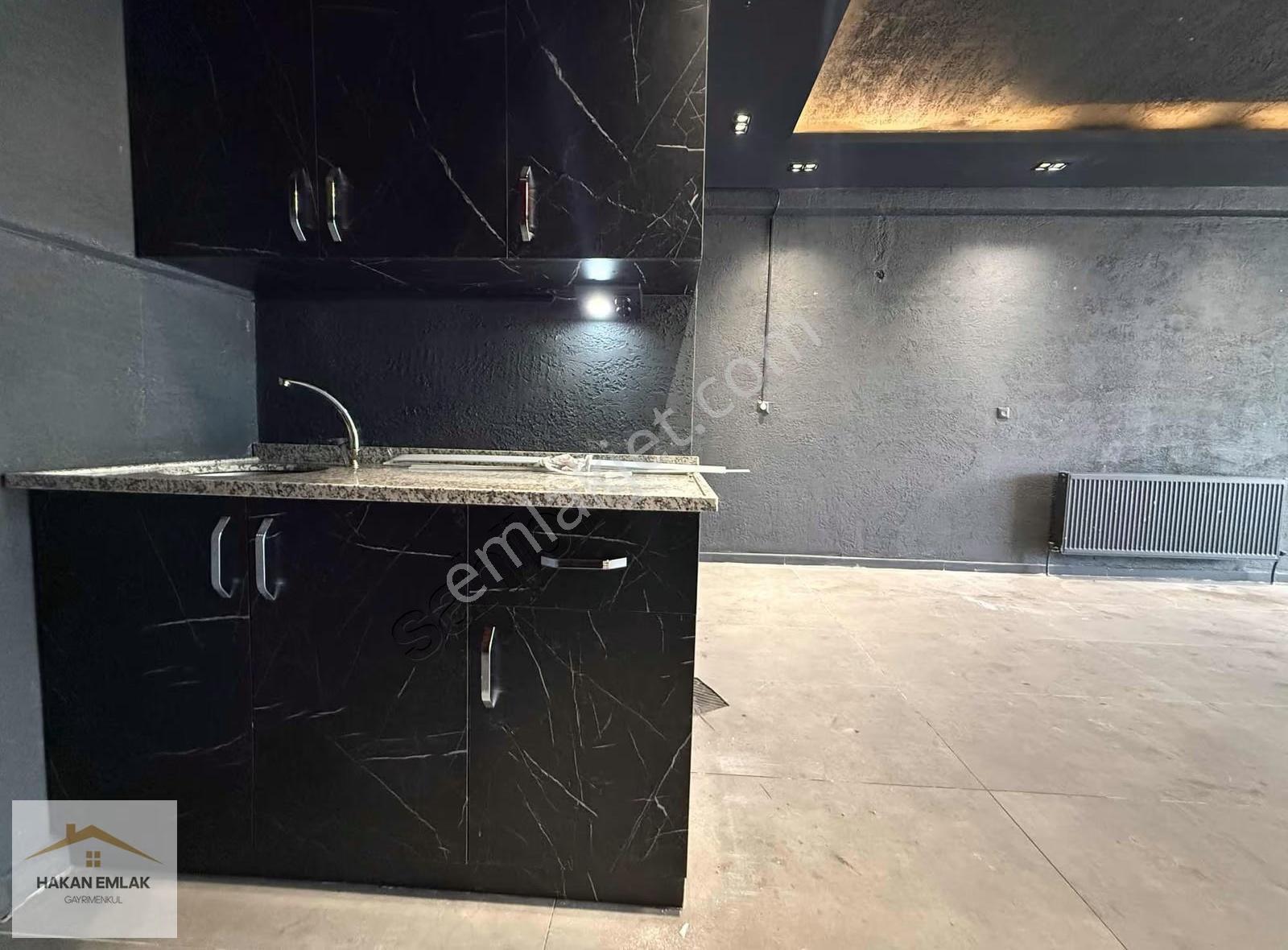 Hakan Emlak'tan Galericiler Sitesinde 150 M² Satılık Dükkan - Görsel 8