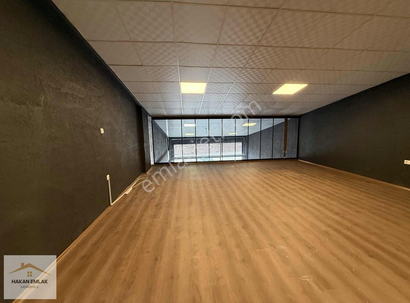 Hakan Emlak'tan Galericiler Sitesinde 150 M² Satılık Dükkan - Görsel 3