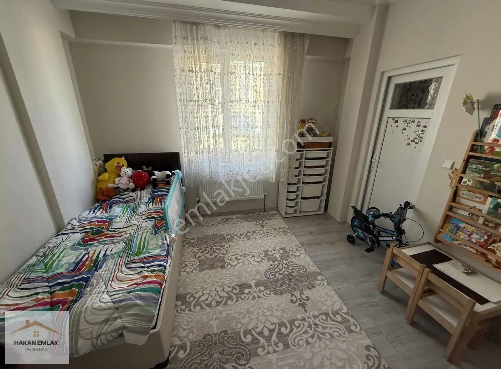İstiklal Okulu Karşısında Cadde Üzeri Şömineli Lüx 3+1 Daire! - Görsel 2
