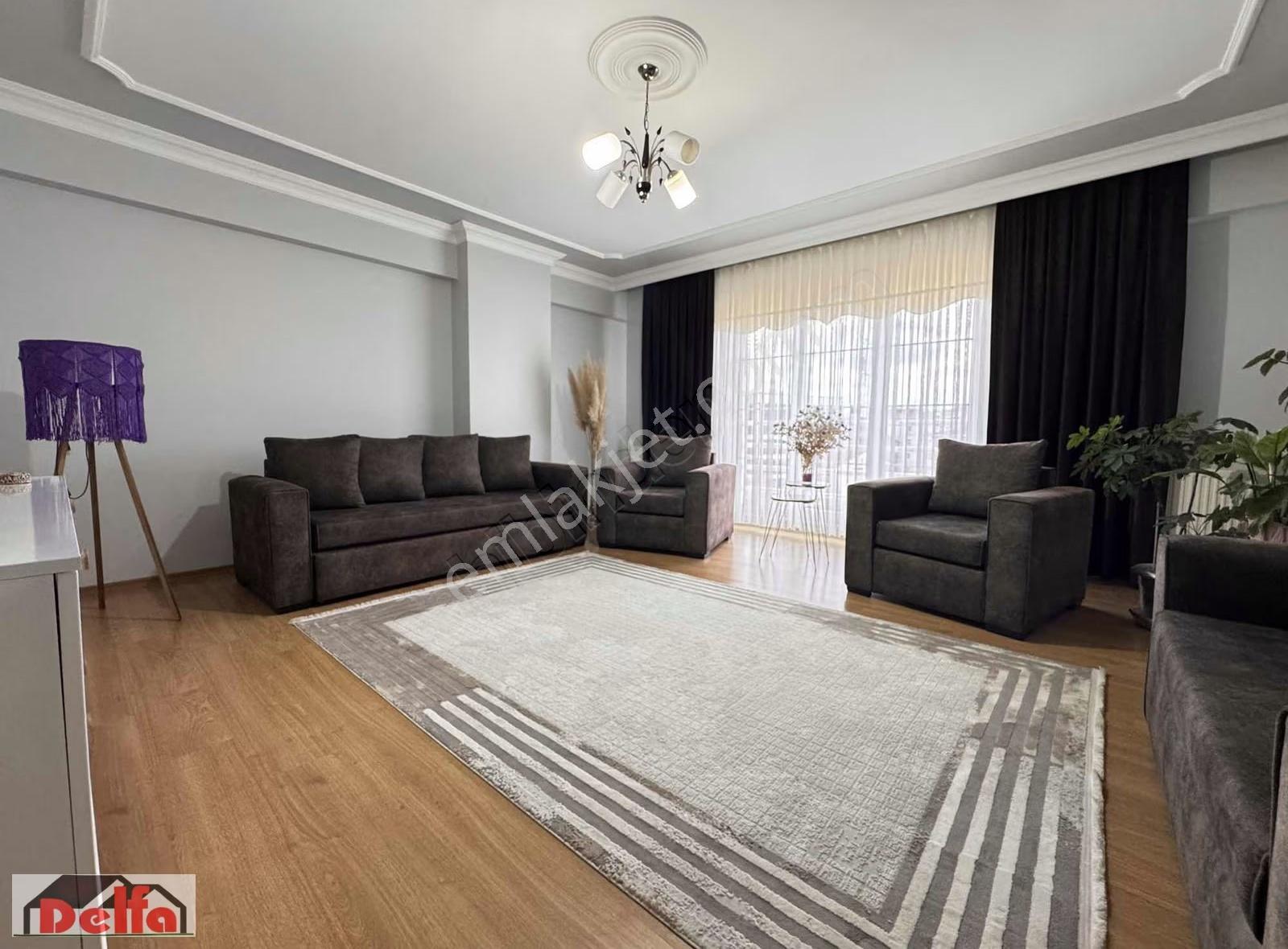 Delfadan Çerkezköy Belediye Meydanında 2+1 120m2 Daire
