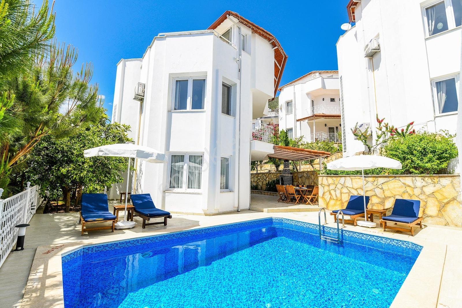 Kalkan'da Özel Havuzlu İmarlı (3+1) Belgeli Tripleks Villa - Görsel 9
