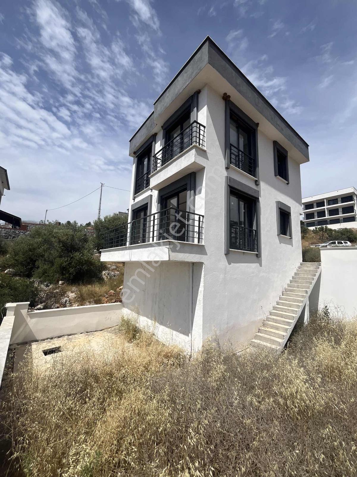 Didim Akbük De Satılık 3+1 Villa