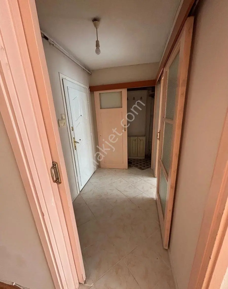Karşıyaka Bahariye Mahallesinde Arakat Doğalgazlı 3+1 Kiralık Daire - Görsel 5
