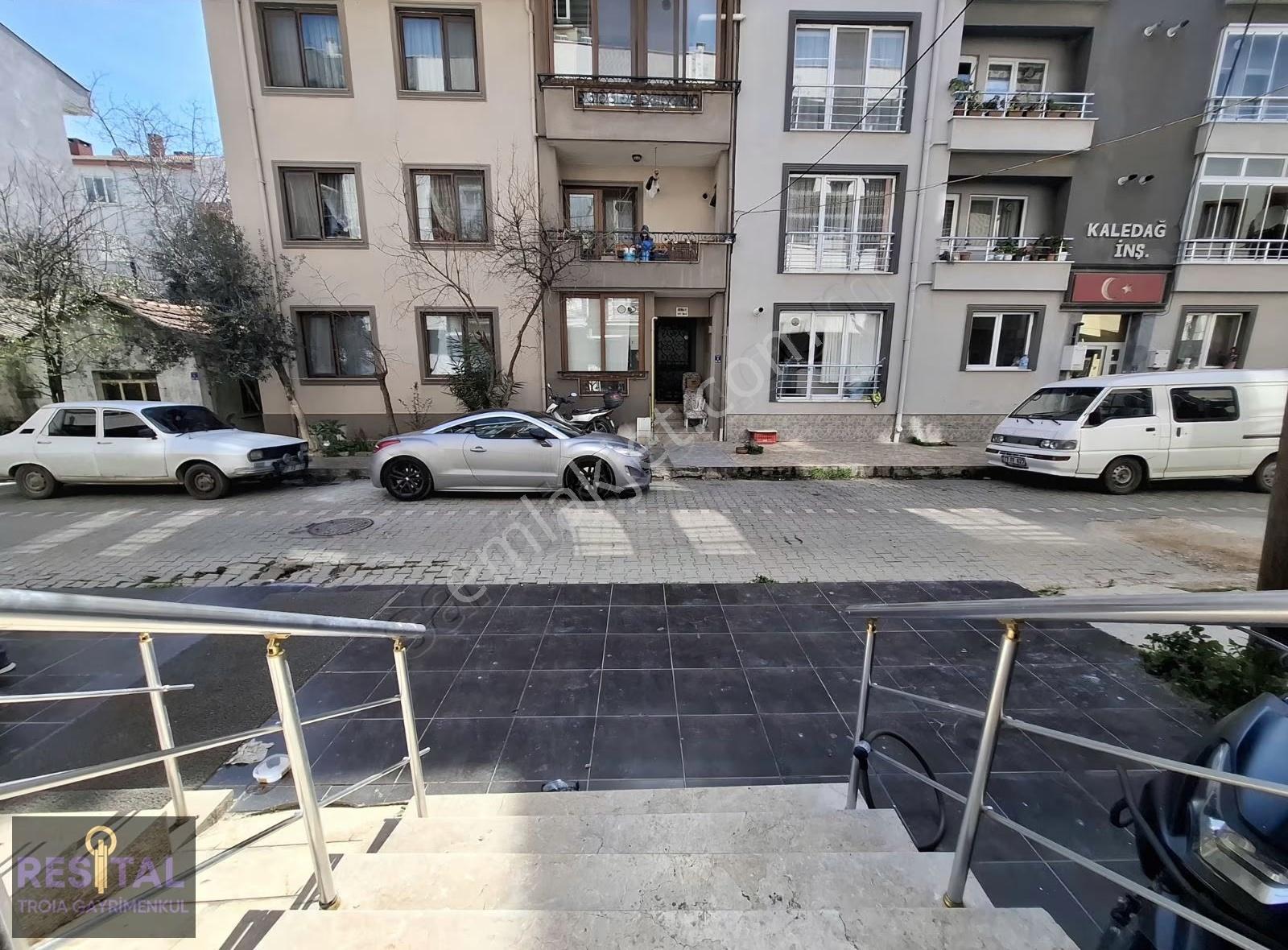 Çanakkale Merkezi Konumda Satılık Geniş Depolu İş Yeri - Görsel 15