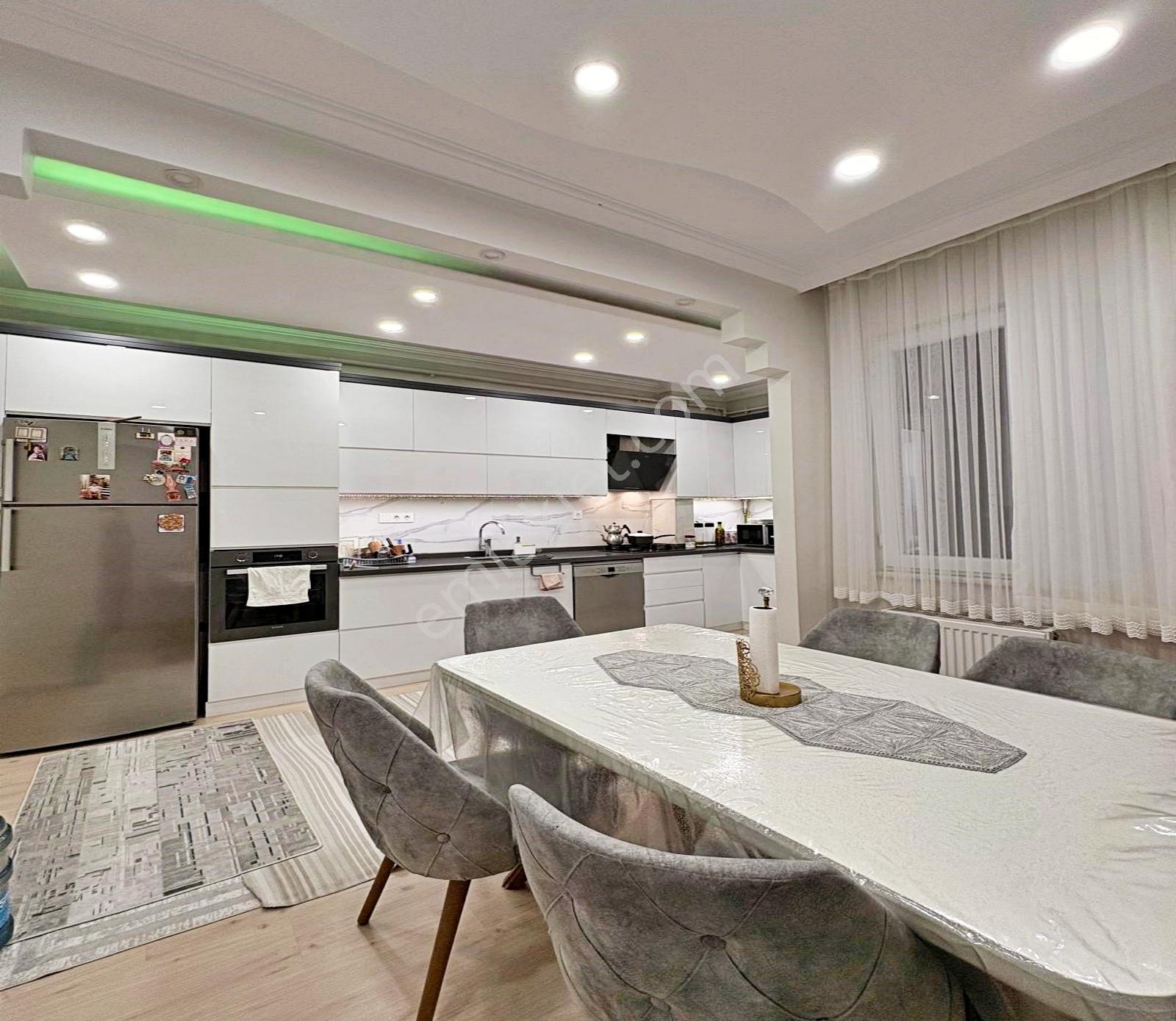 Villa Tarzında West Marinanın Üstünde 6+2 Satılık Dubleks - Görsel 2
