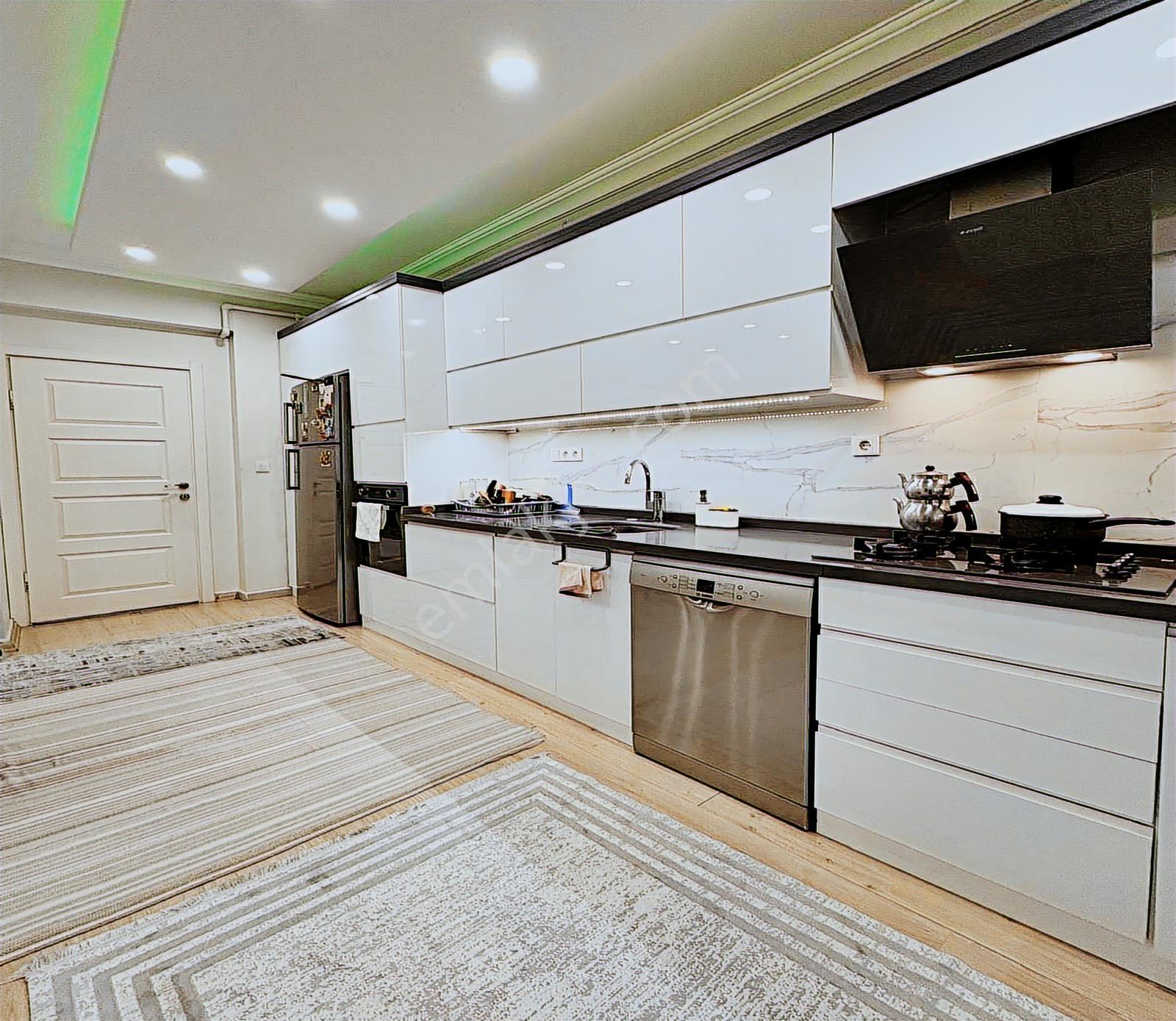 Villa Tarzında West Marinanın Üstünde 6+2 Satılık Dubleks - Görsel 3