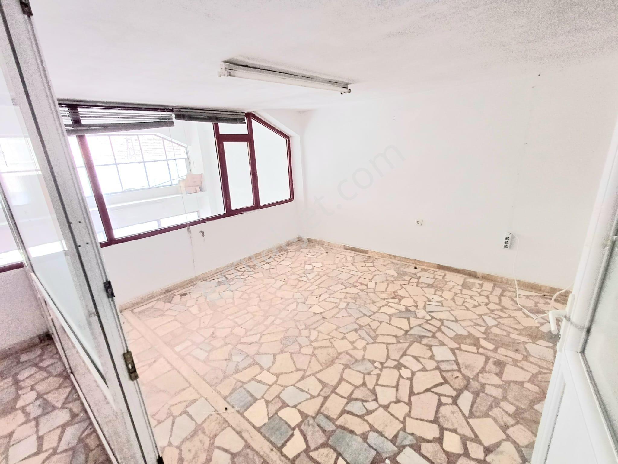 Maltepe Fındıklı 300m² Ofis Katlı Depo - Görsel 8