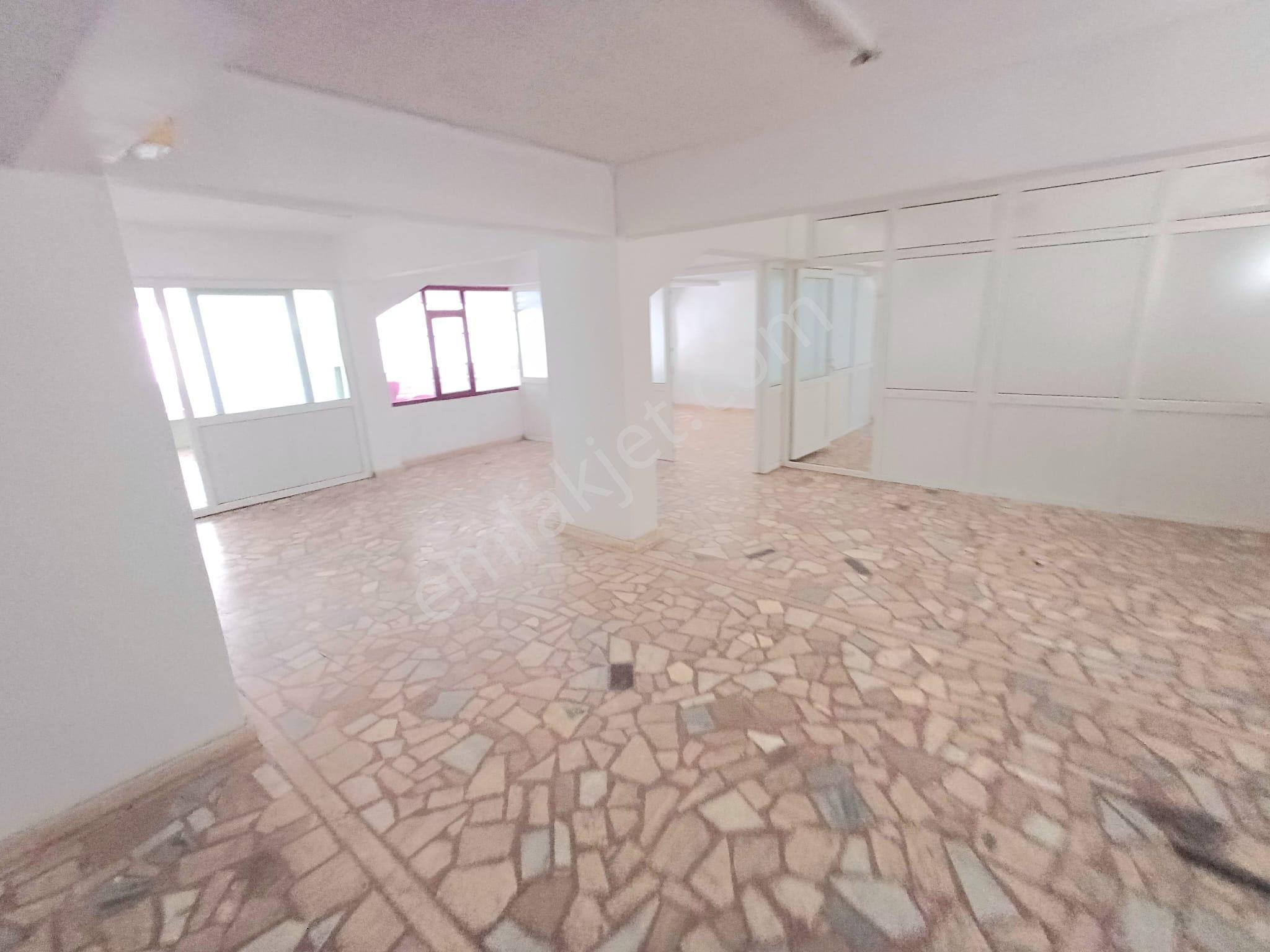 Maltepe Fındıklı 300m² Ofis Katlı Depo - Görsel 10